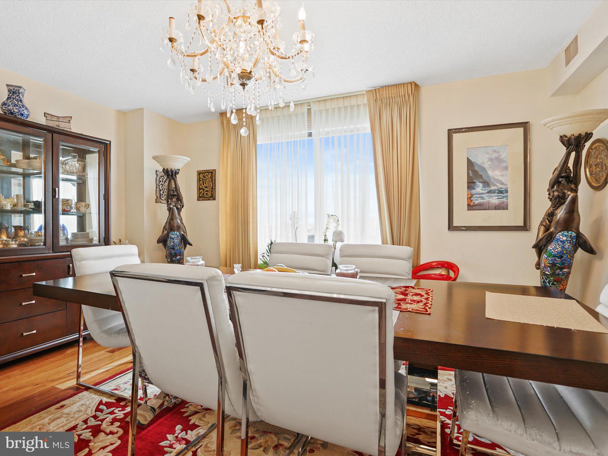 SKYLINE SQUARE CONDO - Residential