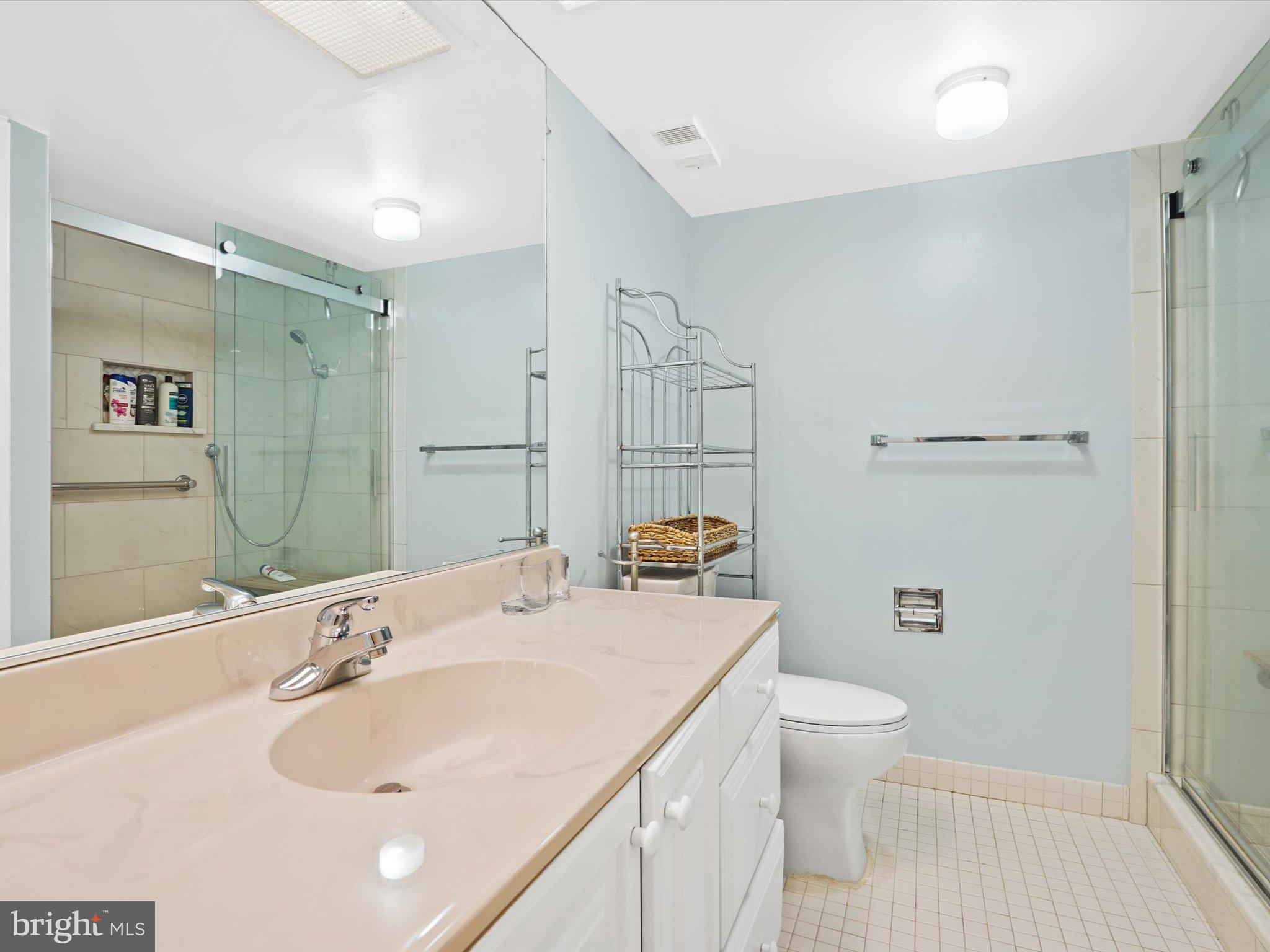 SKYLINE SQUARE CONDO - Residential