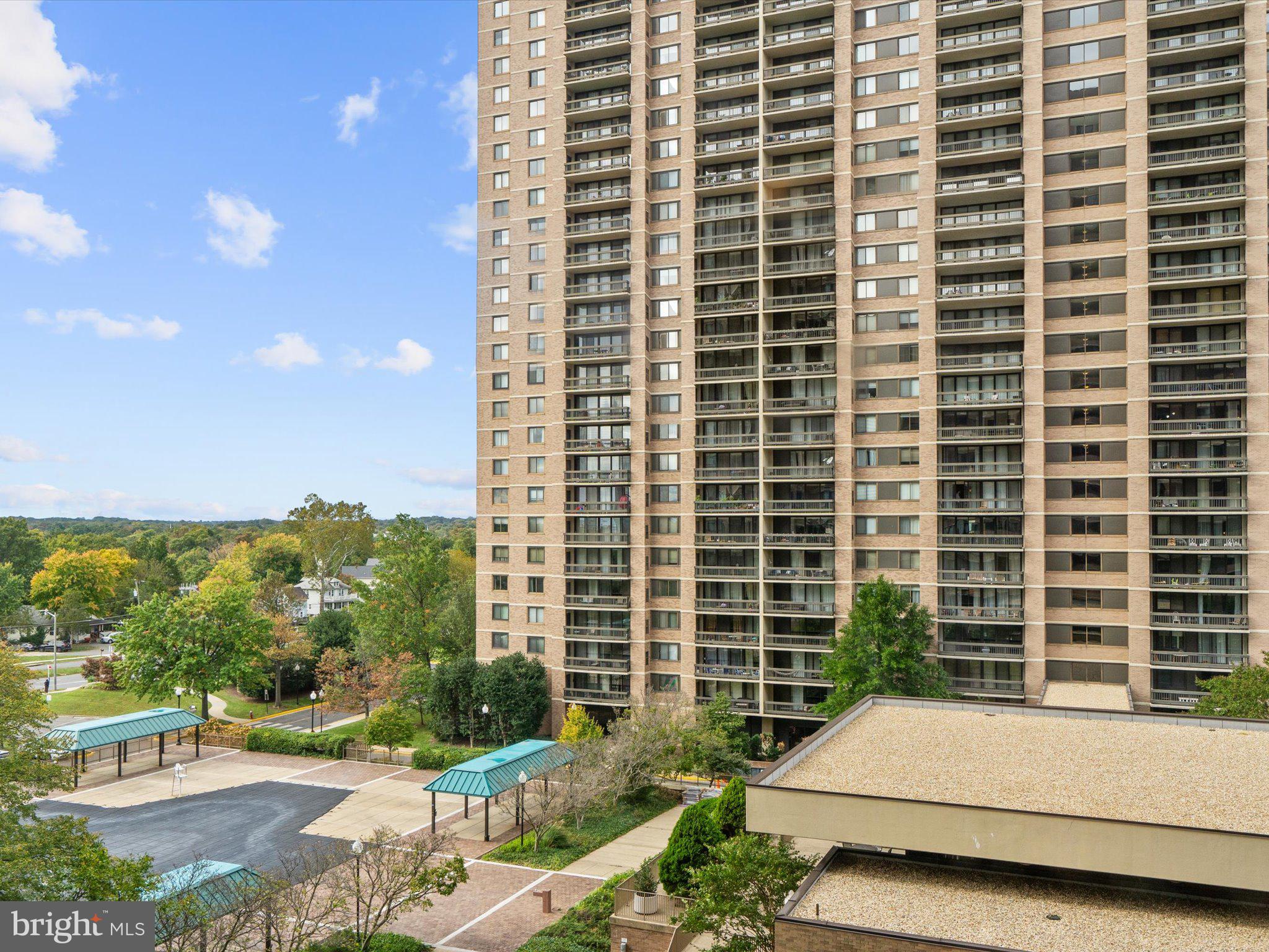 SKYLINE SQUARE CONDO - Residential