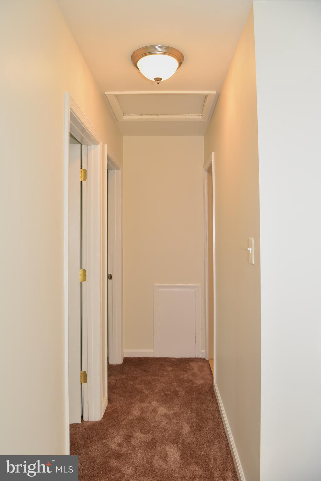 LONDON TOWNE - Residential Lease