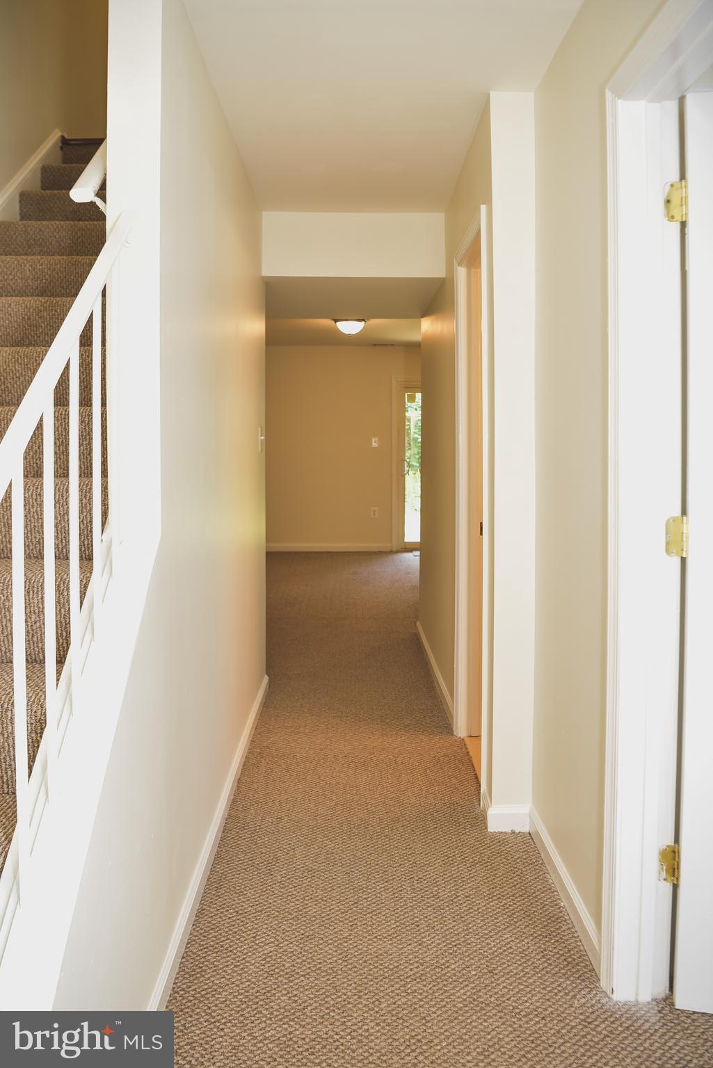 LONDON TOWNE - Residential Lease