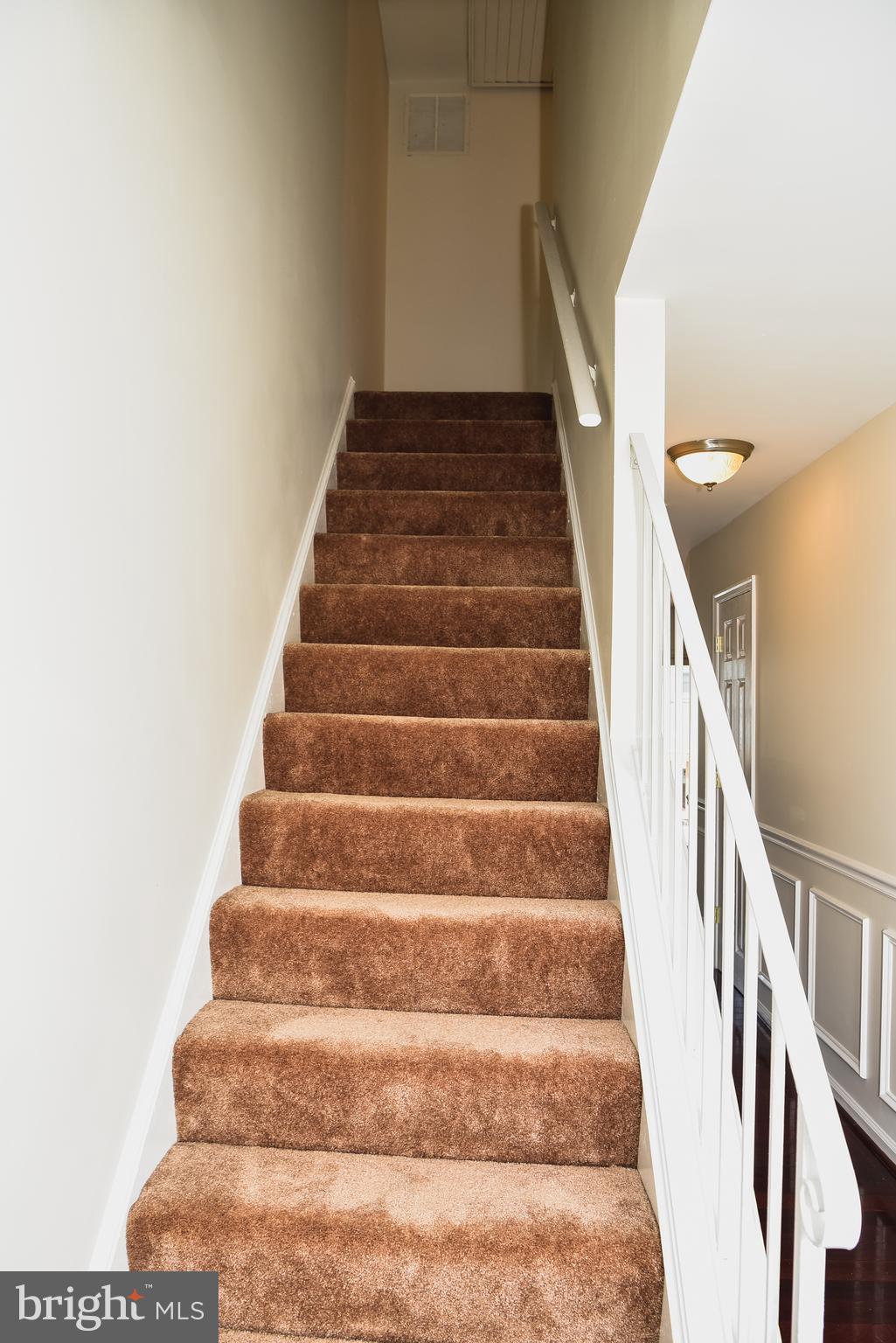 LONDON TOWNE - Residential Lease