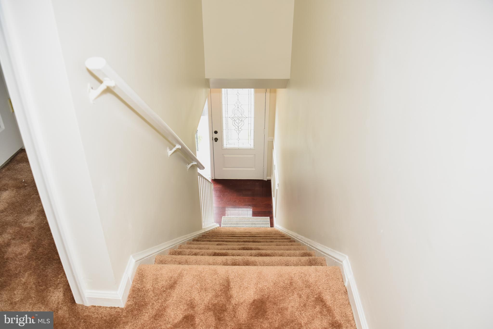 LONDON TOWNE - Residential Lease