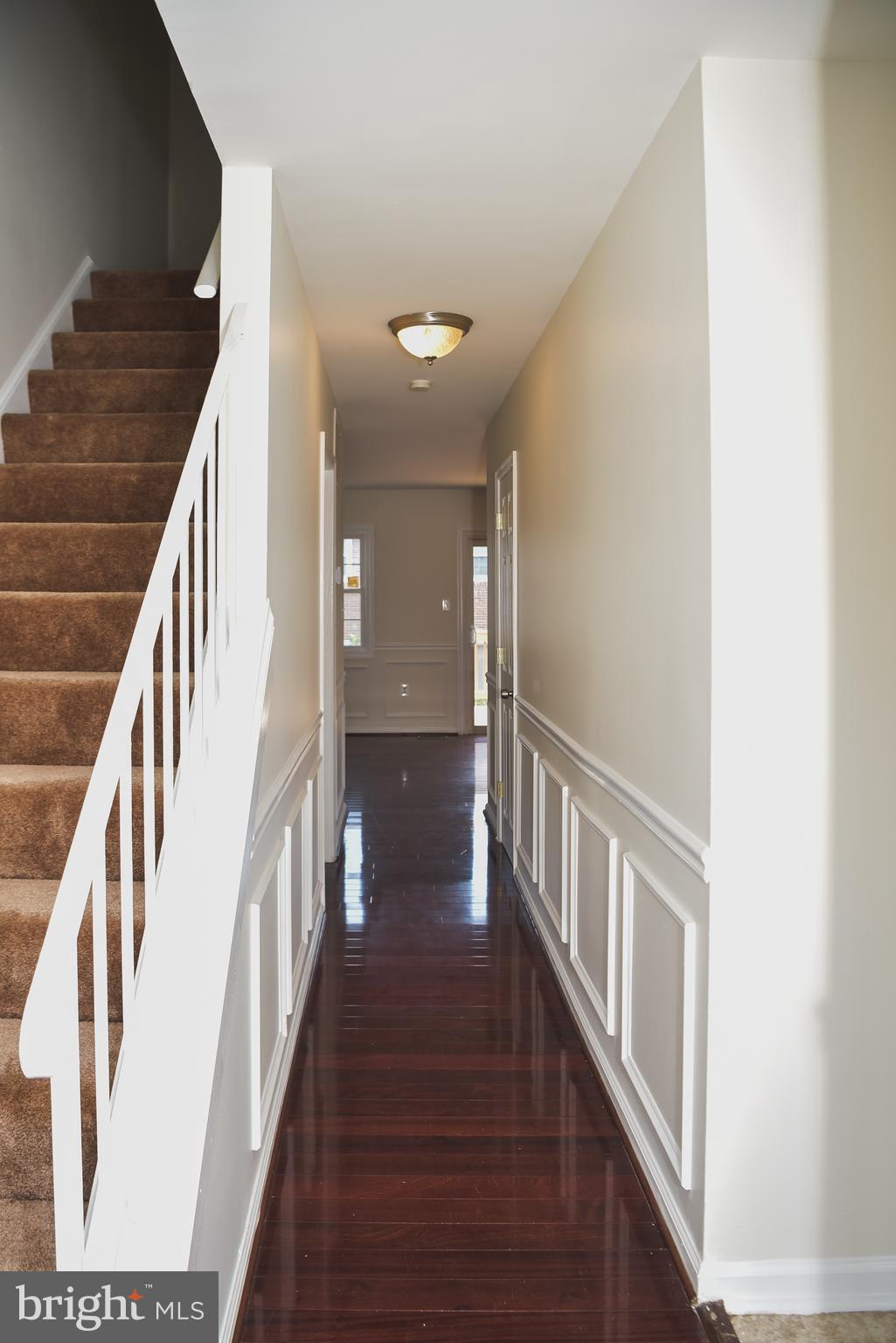 LONDON TOWNE - Residential Lease