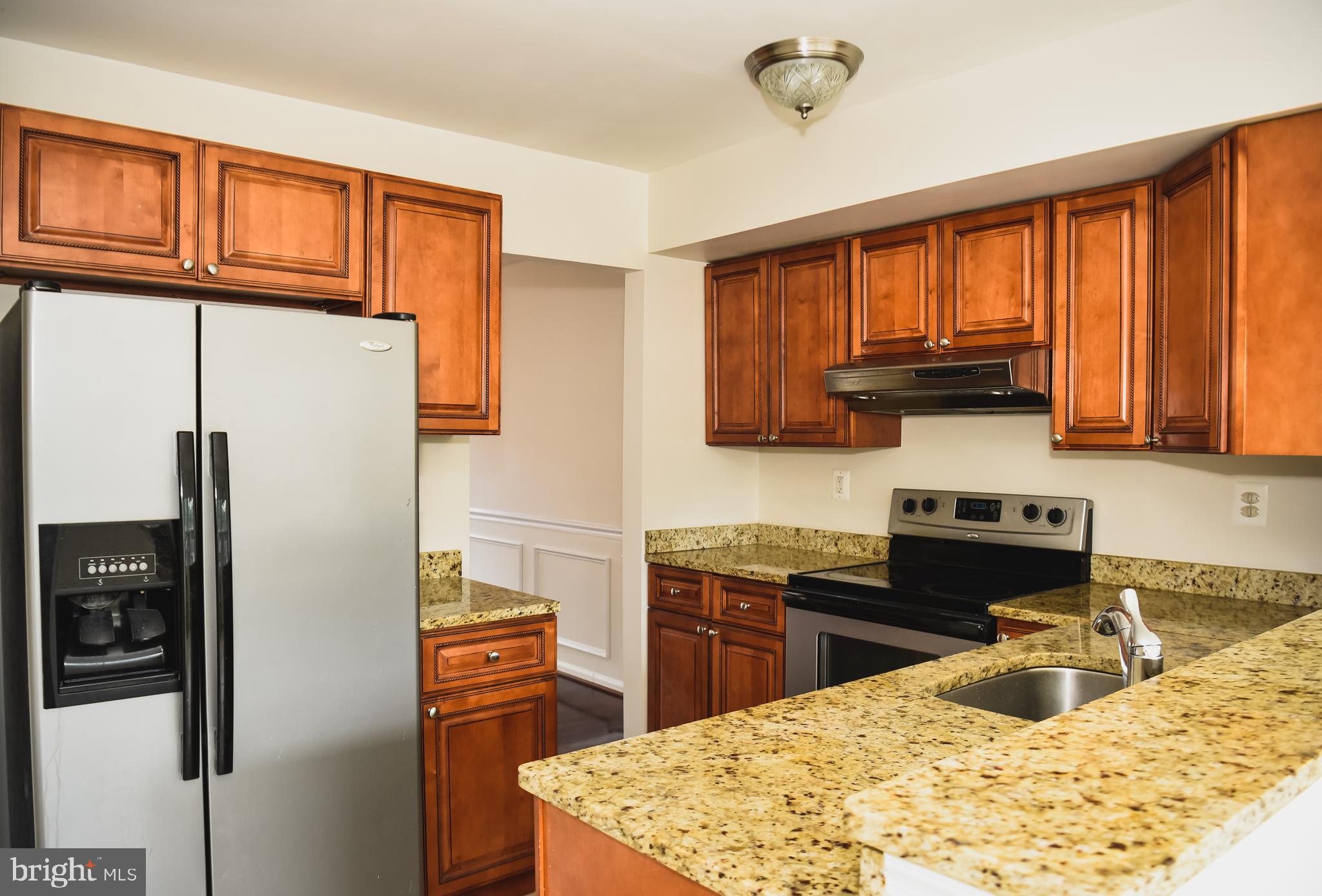 LONDON TOWNE - Residential Lease