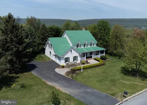1802 Signal Hill Drive, Mechanicsburg, PA MLS: PACB2041666