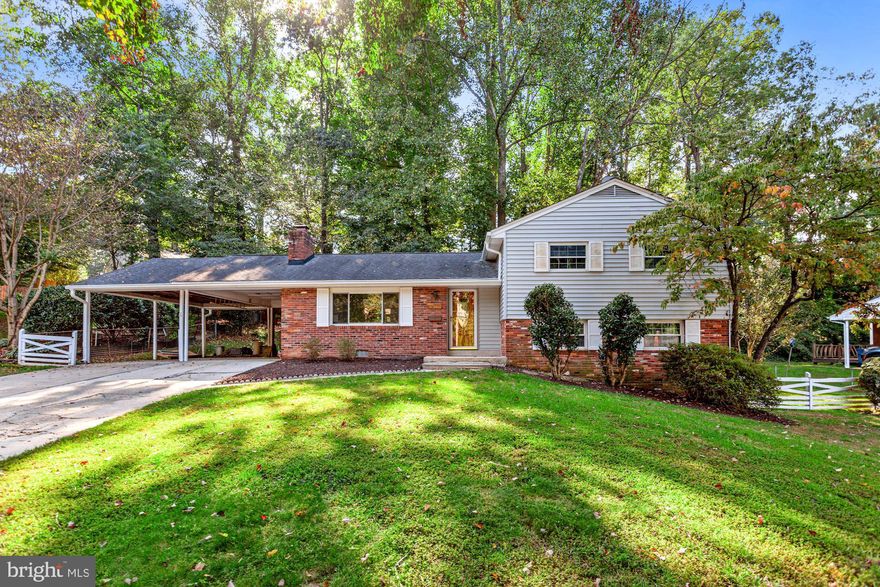 Well maintained home situated comfortably on a cul de sac in North Springfield.  Accented with white oak hardwood floors,  this home offers 4 bedrooms and 2 full bathrooms upstairs and a fully finished walkout basement with a half bathroom and large storage room. The main level flow is great for day to day living and has tons of potential for your own finishing touches. Easy access to the large covered carport from the kitchen and spacious backyard. Sitting on a .31 acre lot  you’ll love living here. Your ability to enjoy Lake Accotink Park and drive across the street to the Audrey Moore rec center are bonuses to living in this neighborhood that’s convenient to 395/495/66 and DC