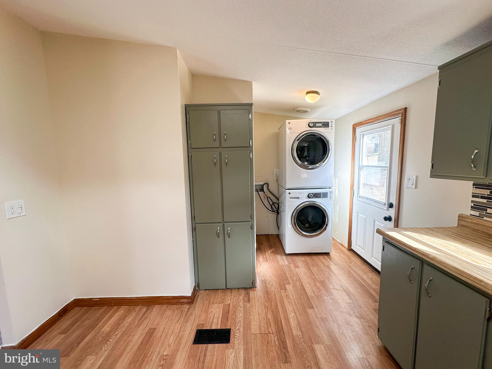 CRESTWOOD MHP - Residential