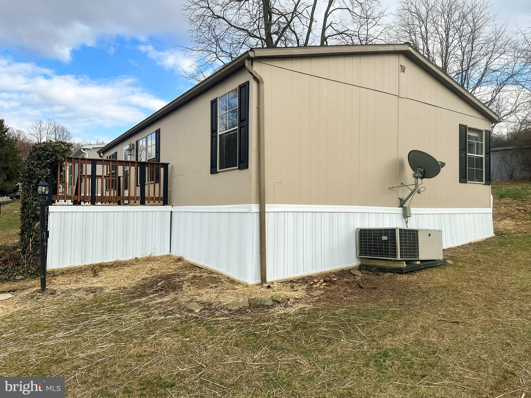 CRESTWOOD MHP - Residential