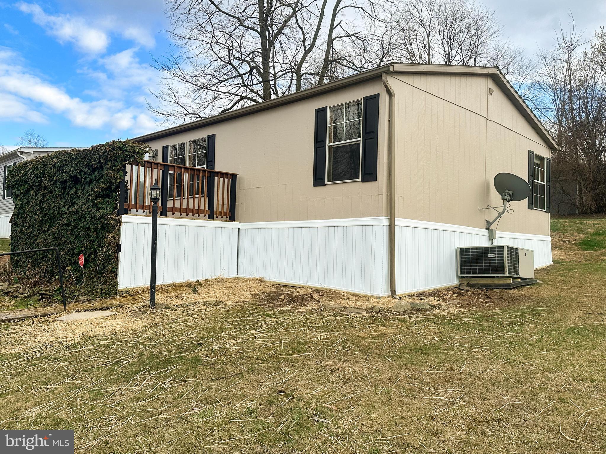 CRESTWOOD MHP - Residential