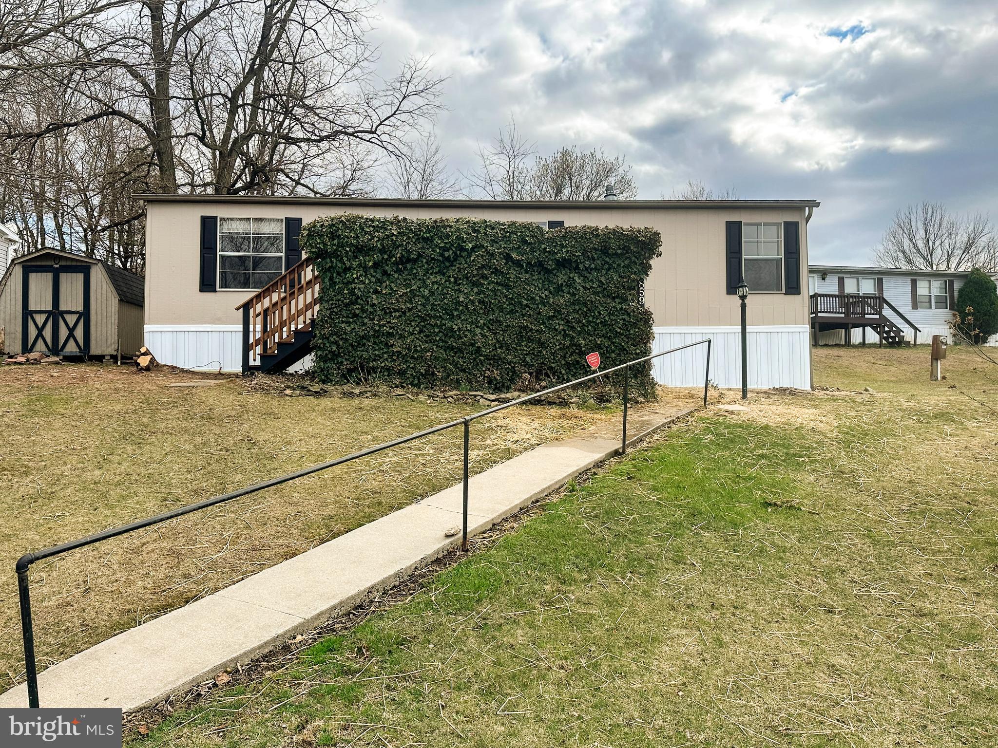 CRESTWOOD MHP - Residential