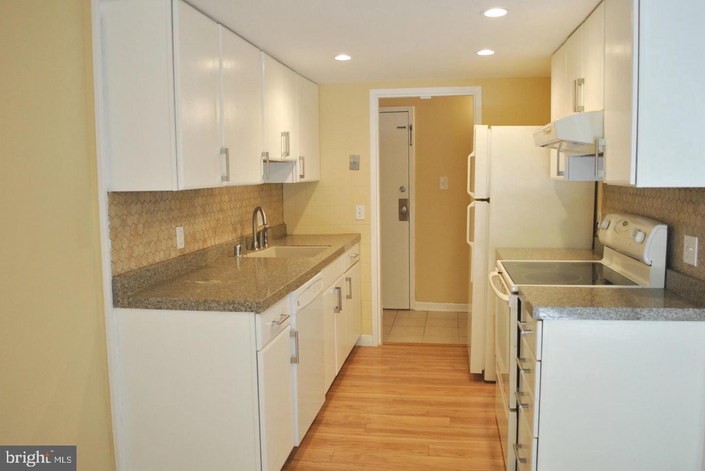 SHADOWOOD - Residential Lease