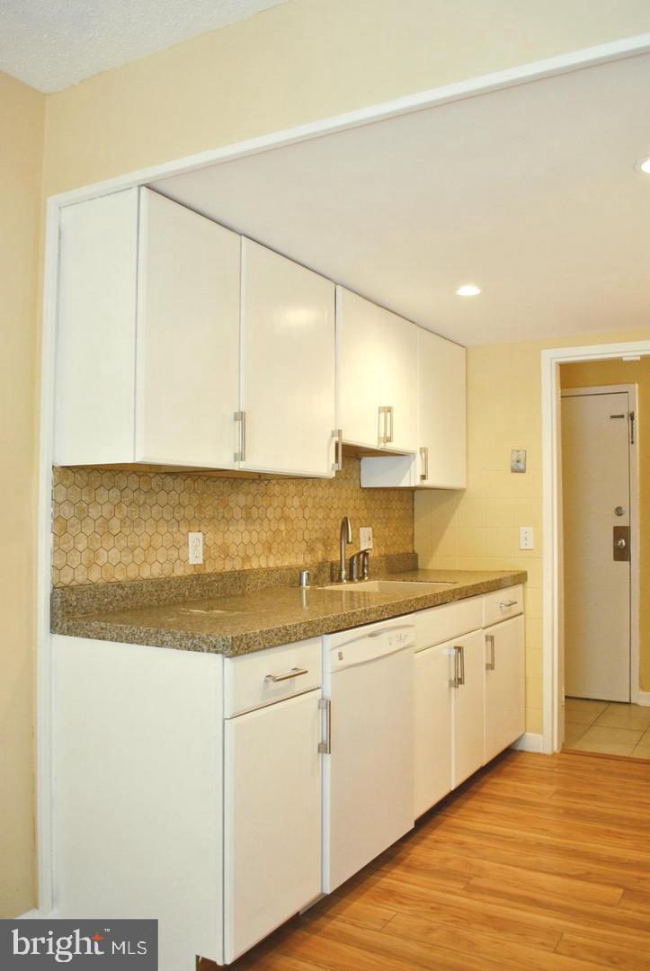 SHADOWOOD - Residential Lease