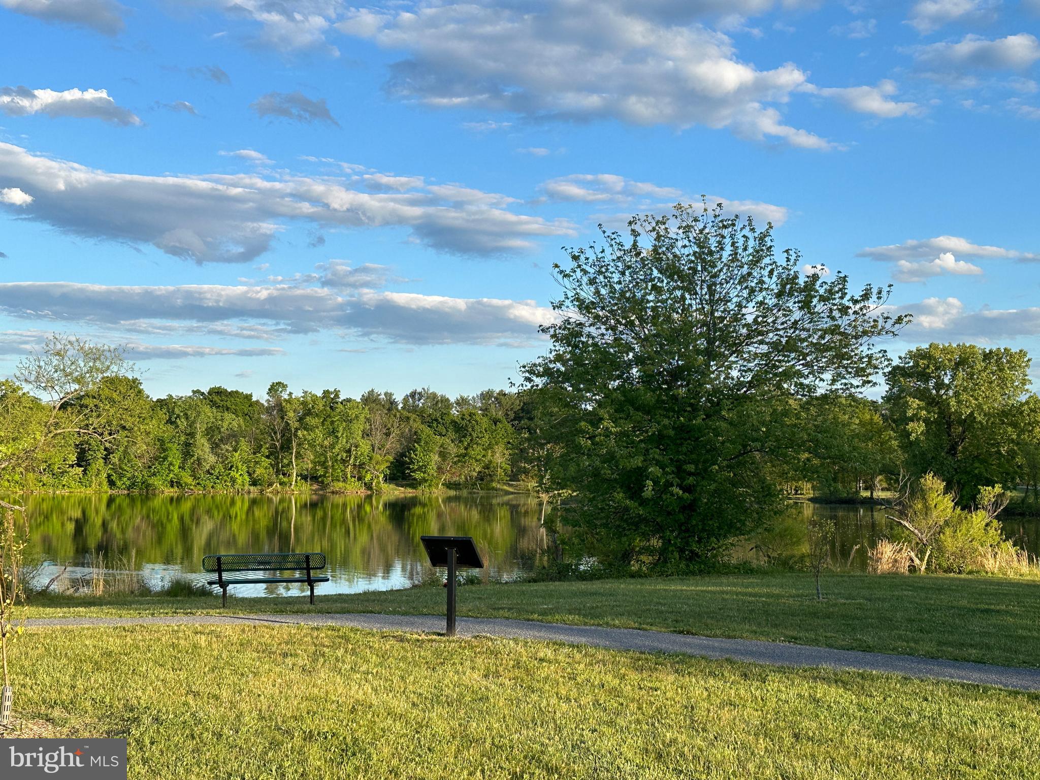 LAKE VIEW - Residential