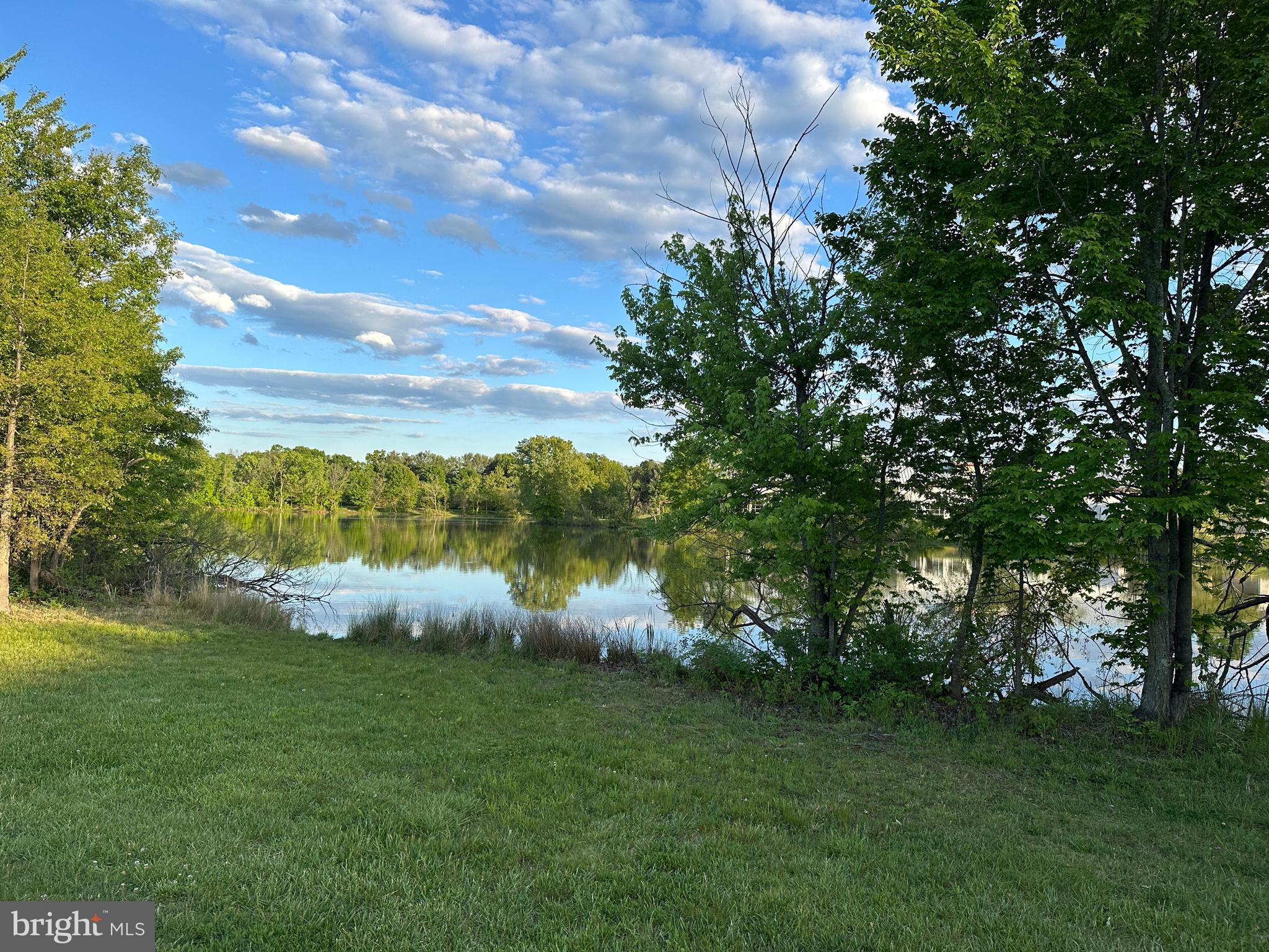 LAKE VIEW - Residential