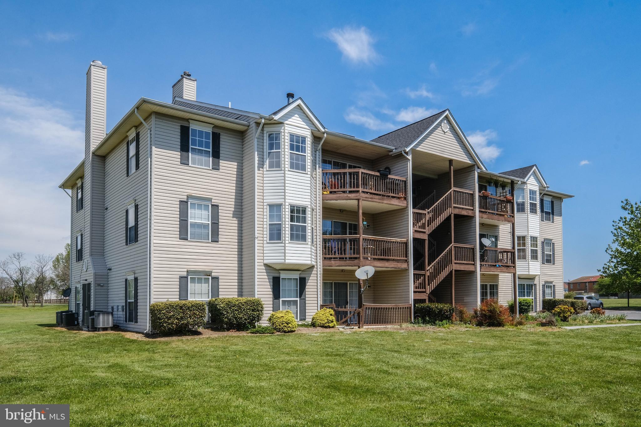 LAKE VIEW - Residential