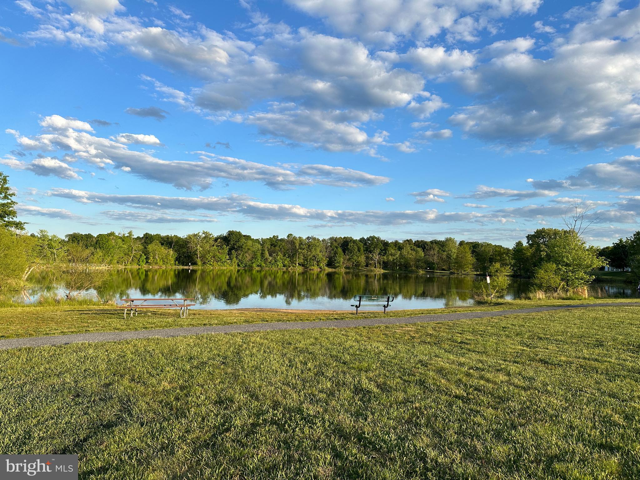 LAKE VIEW - Residential