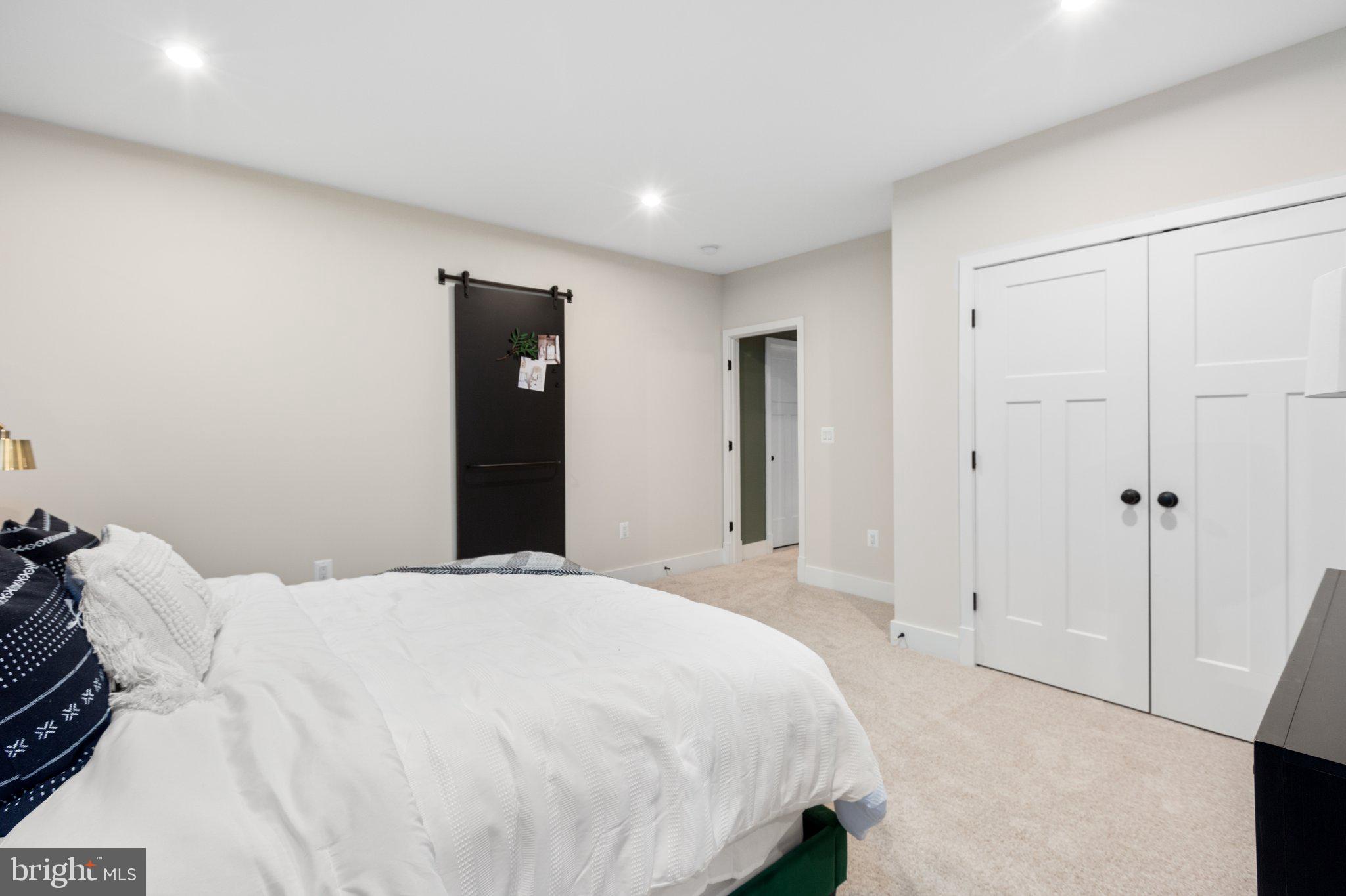 WHITEHALL - Residential