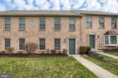 Townhouse For Sale - 207 Saddle Ridge Drive<br/> HARRISBURG, PA 17110