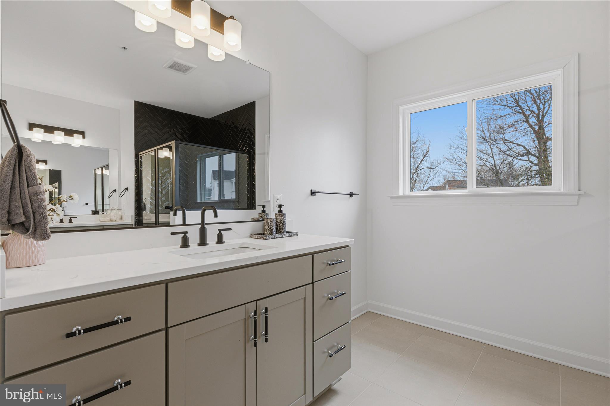 GLENN DALE - Residential