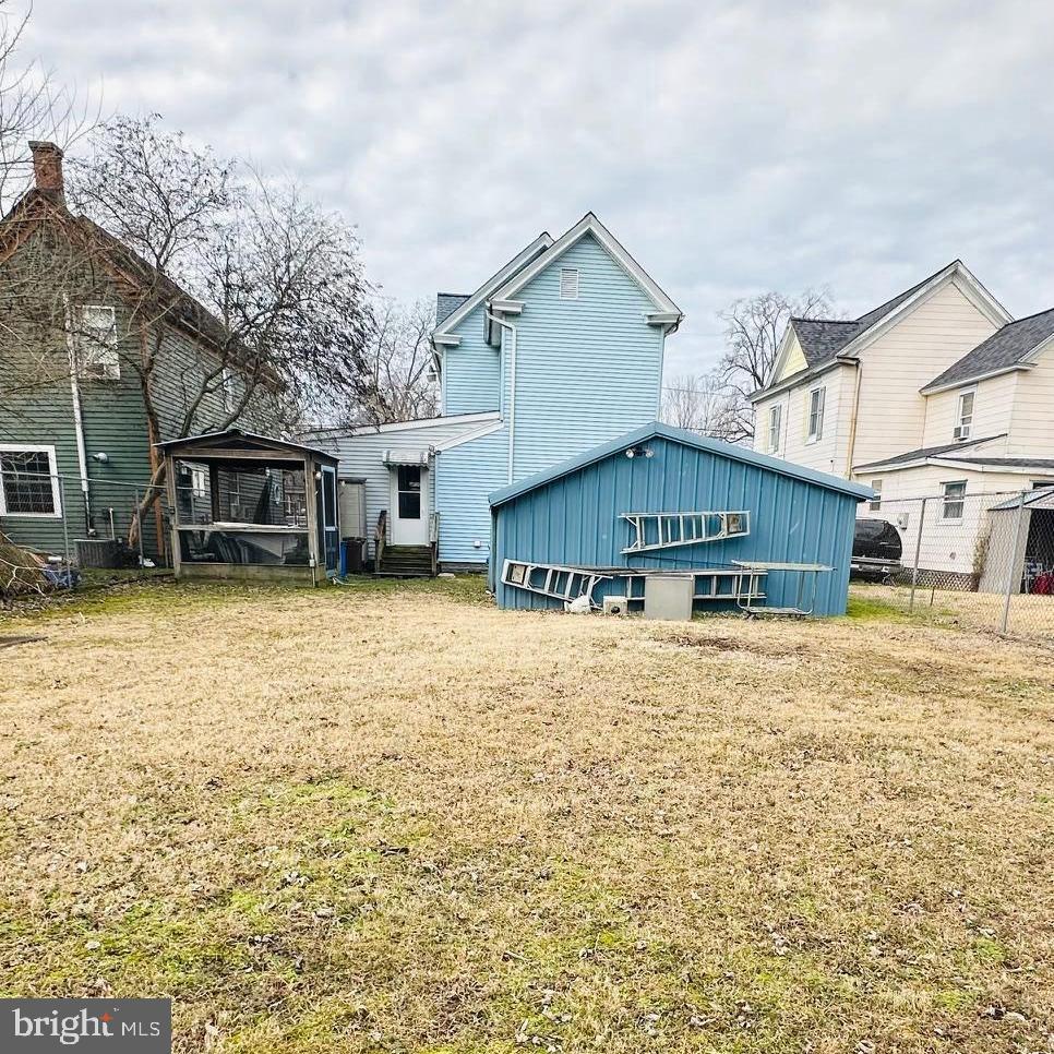 RACE STREET - Residential