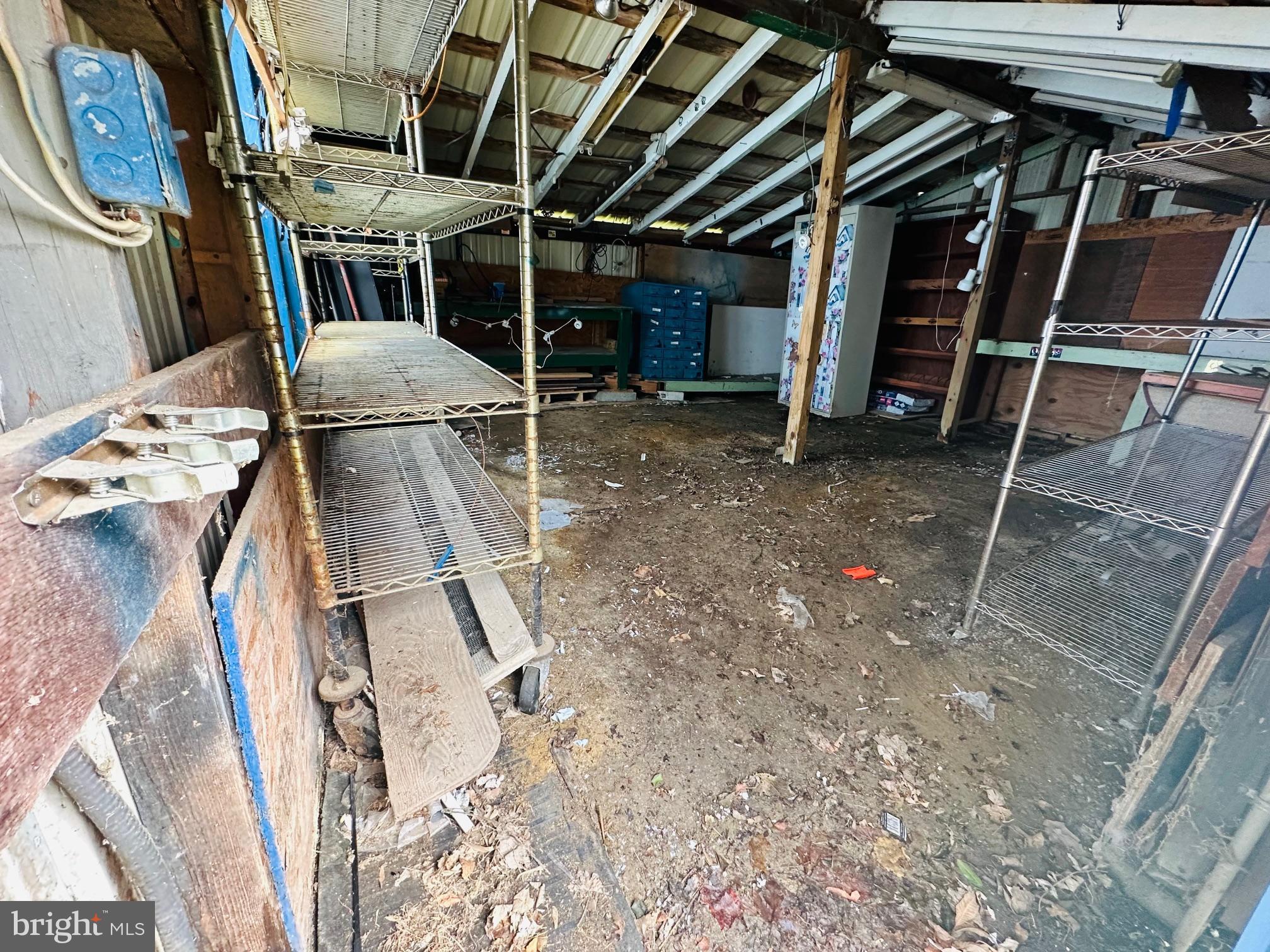 RACE STREET - Residential