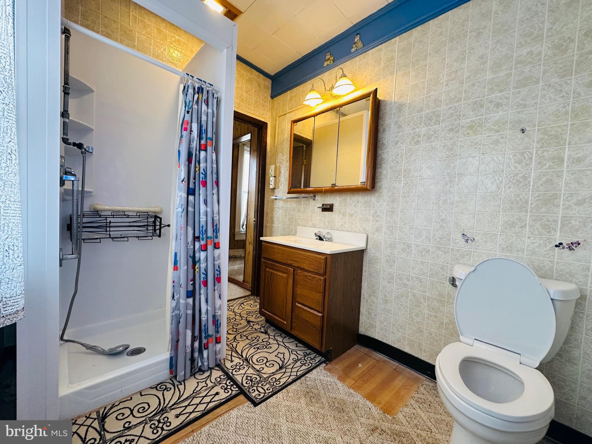 RACE STREET - Residential