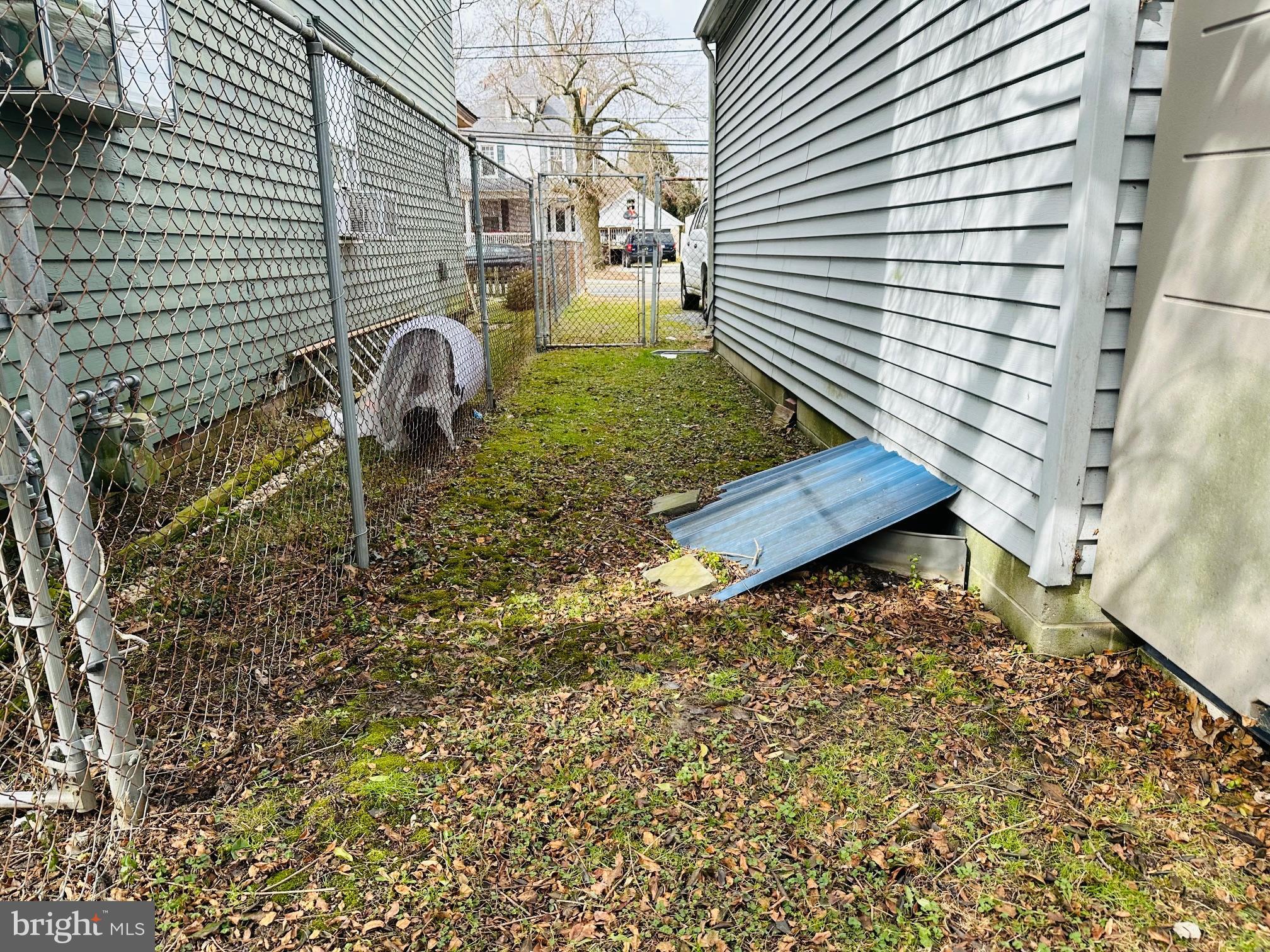 RACE STREET - Residential