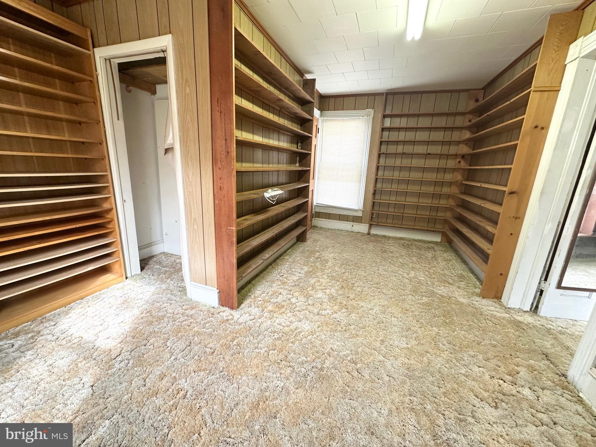 RACE STREET - Residential