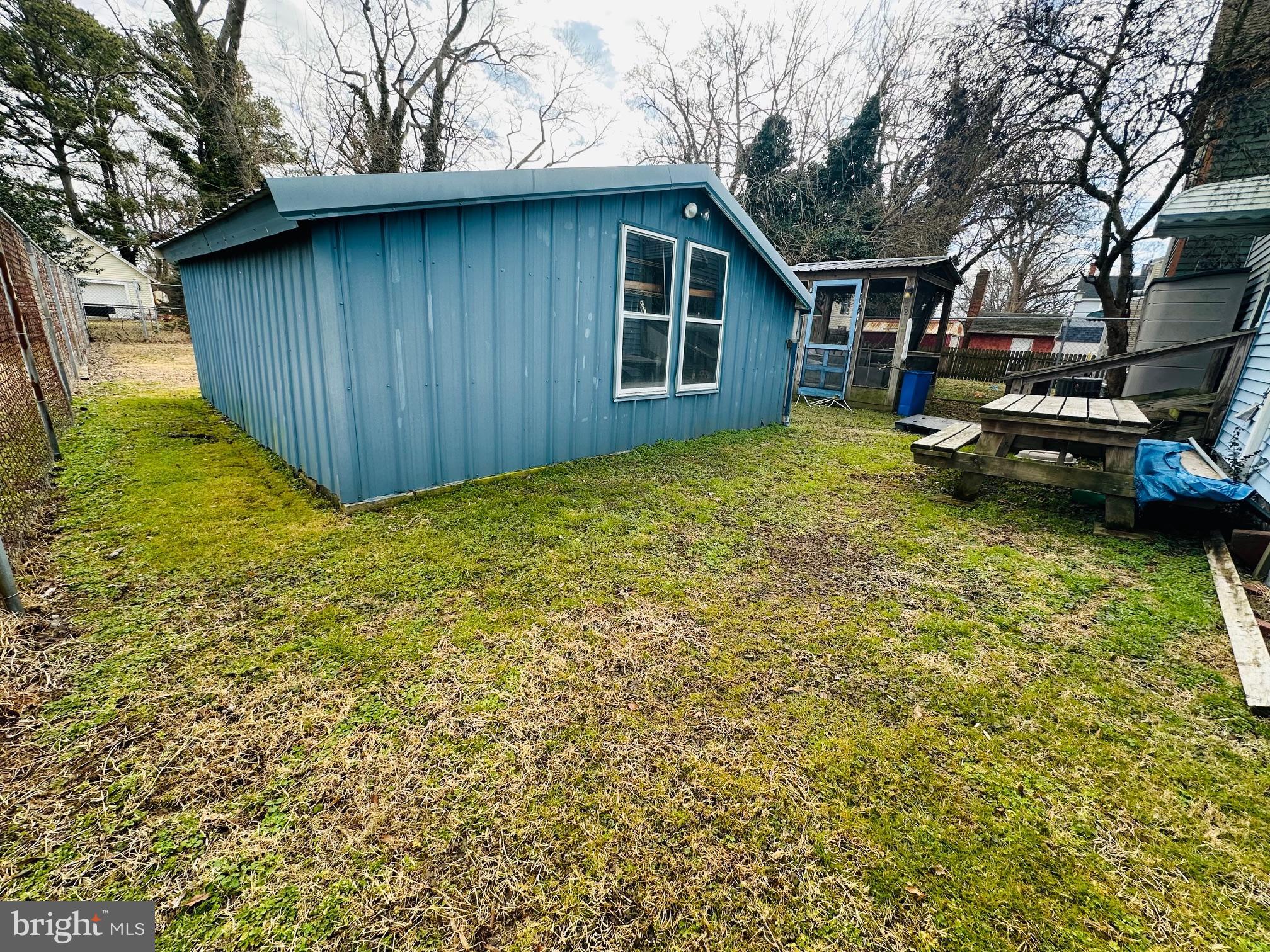 RACE STREET - Residential