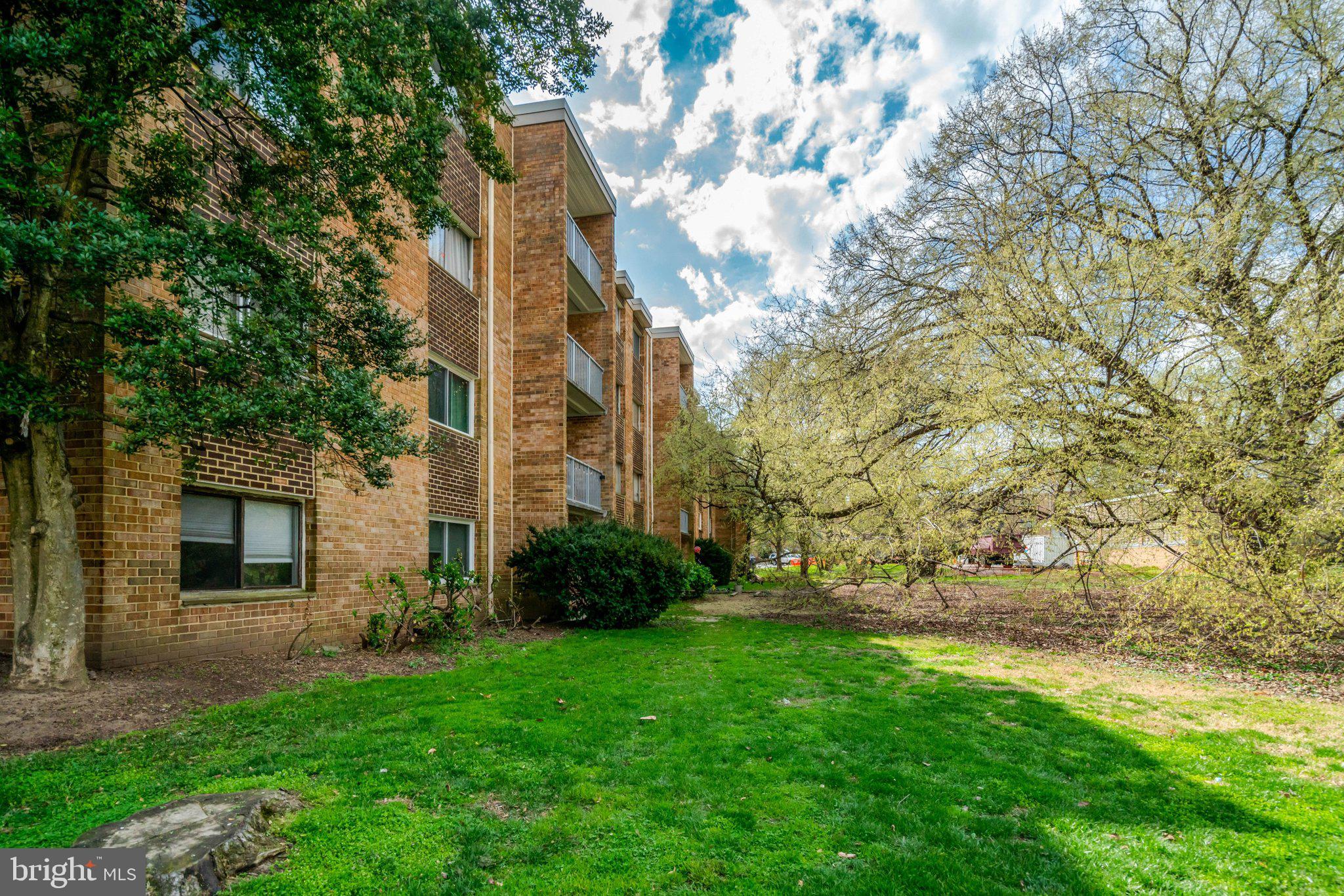 YORKTOWNE SQUARE - Residential