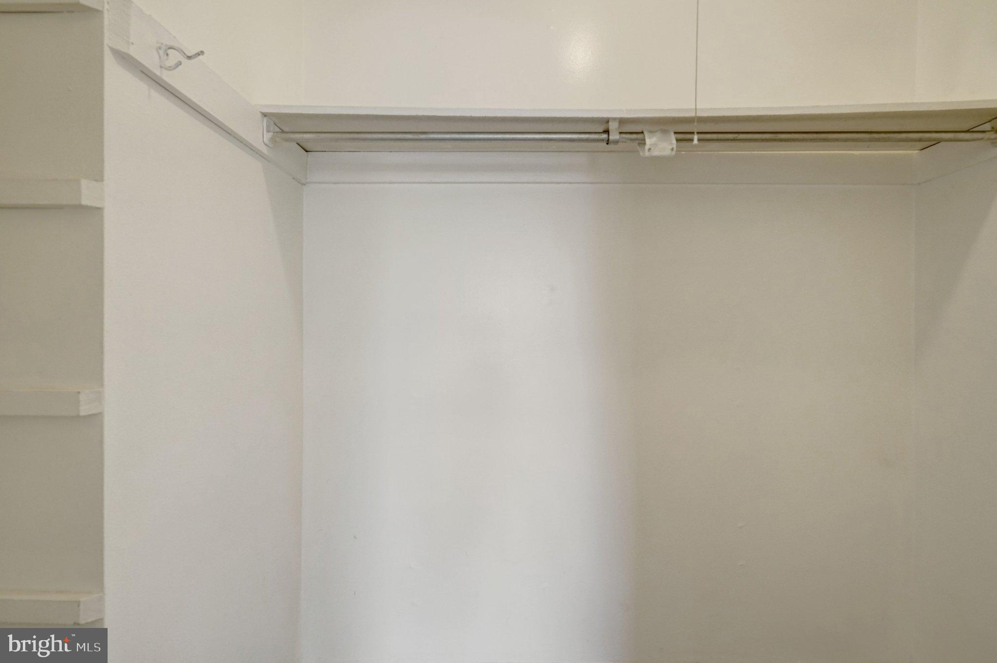 YORKTOWNE SQUARE - Residential