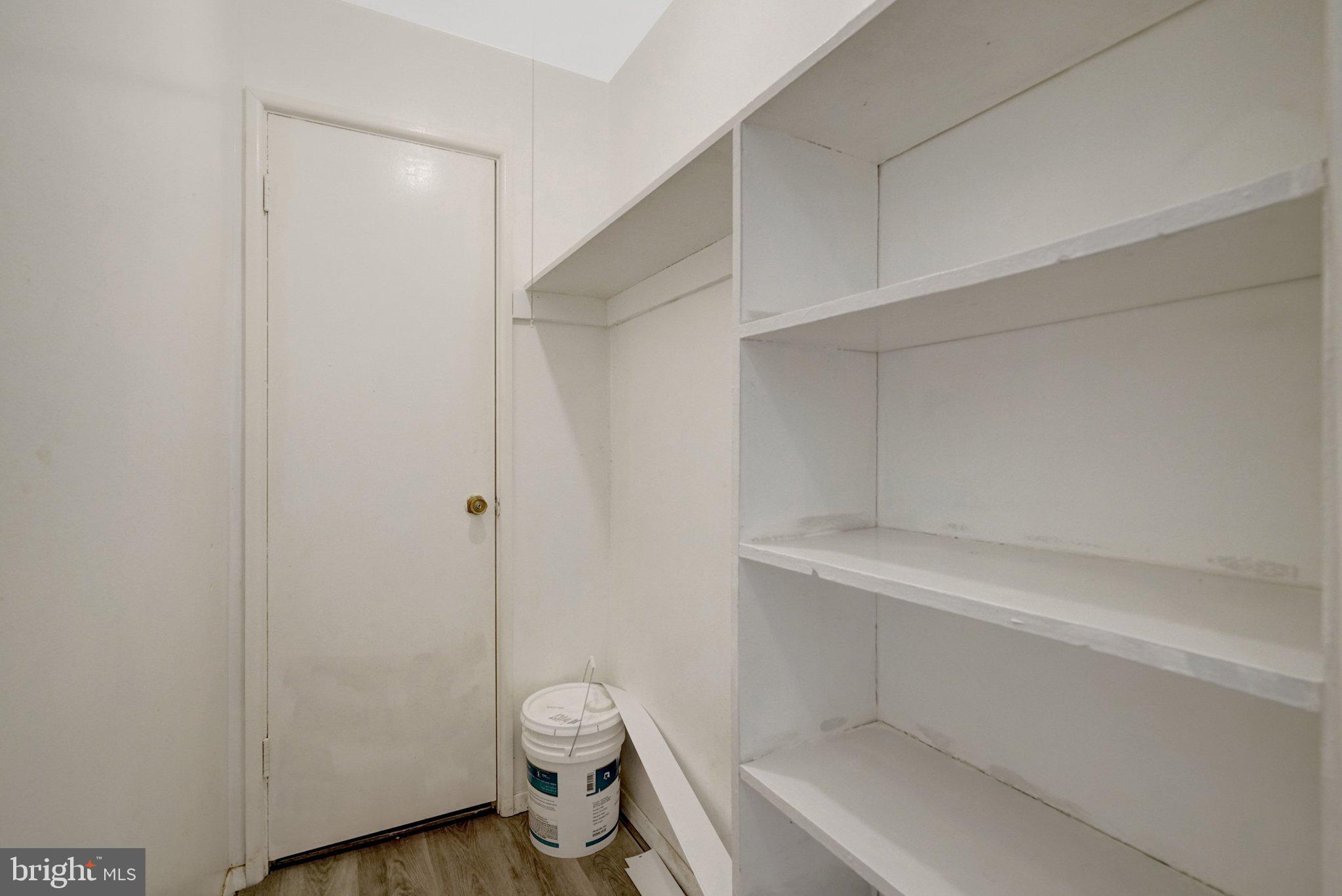 YORKTOWNE SQUARE - Residential