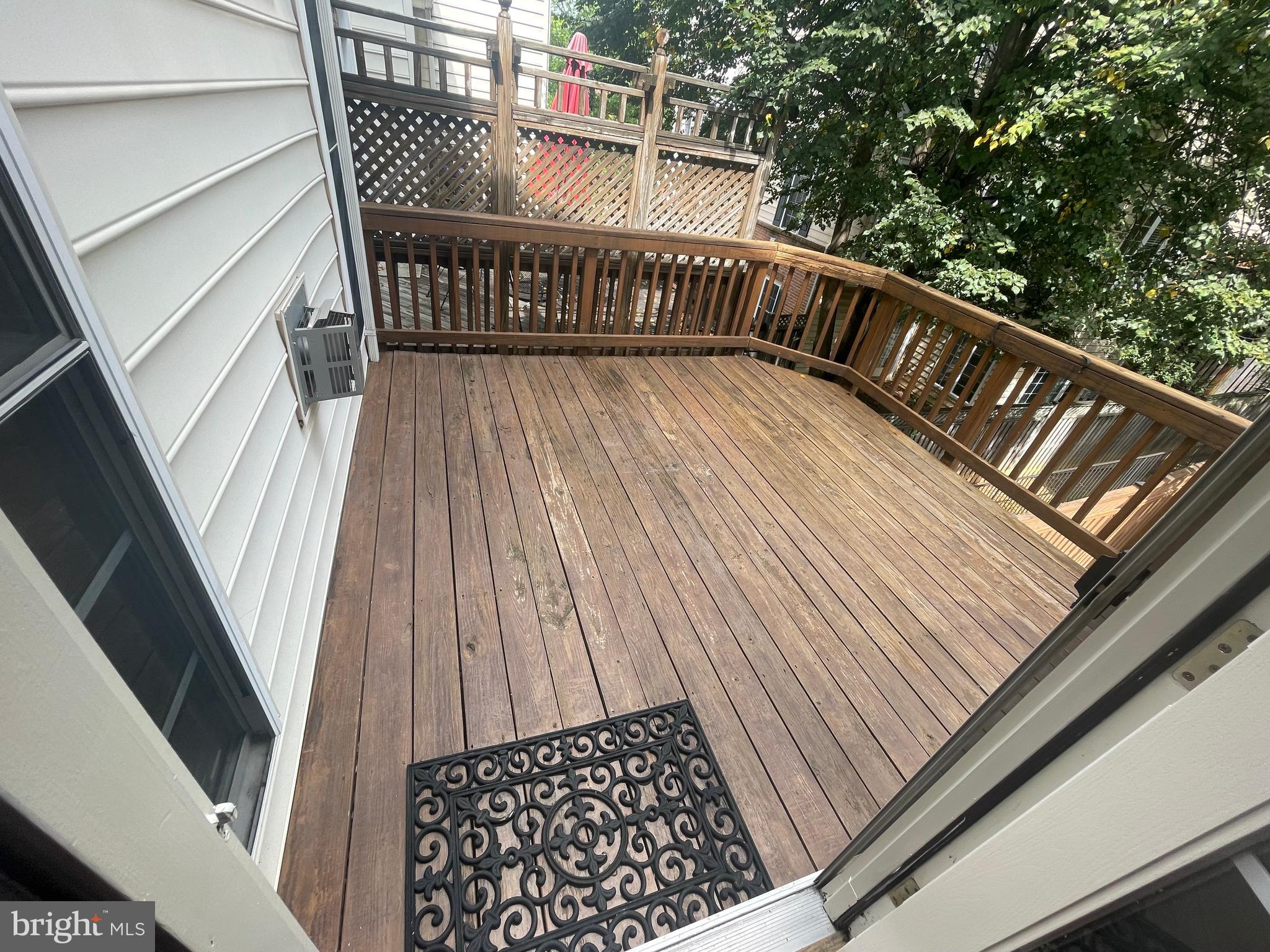 FAIRFAX CENTER LANDBAY - Residential Lease