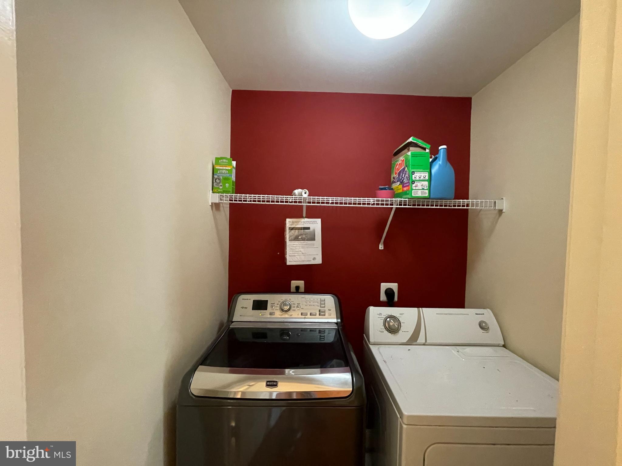 FAIRFAX CENTER LANDBAY - Residential Lease