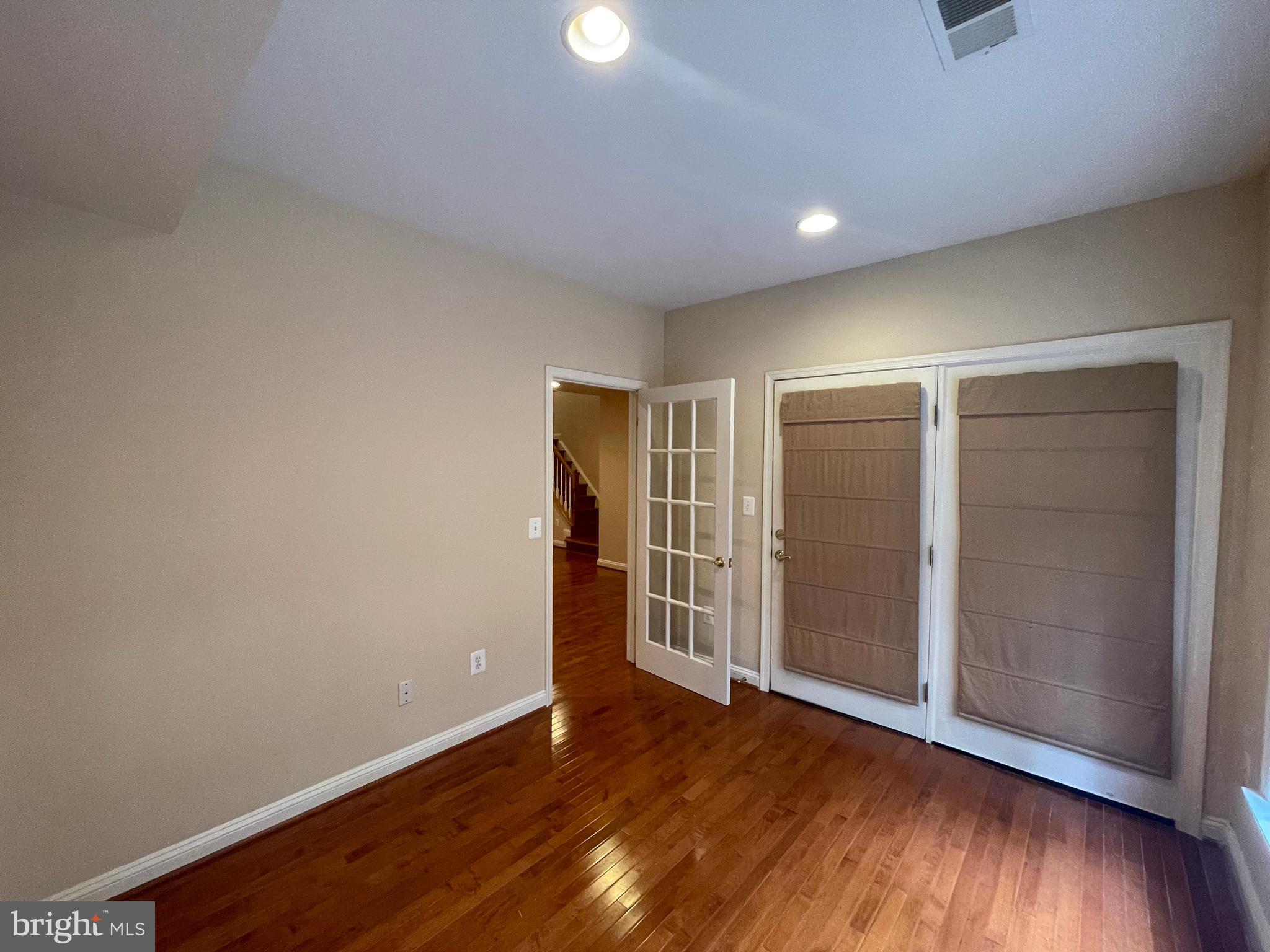 FAIRFAX CENTER LANDBAY - Residential Lease