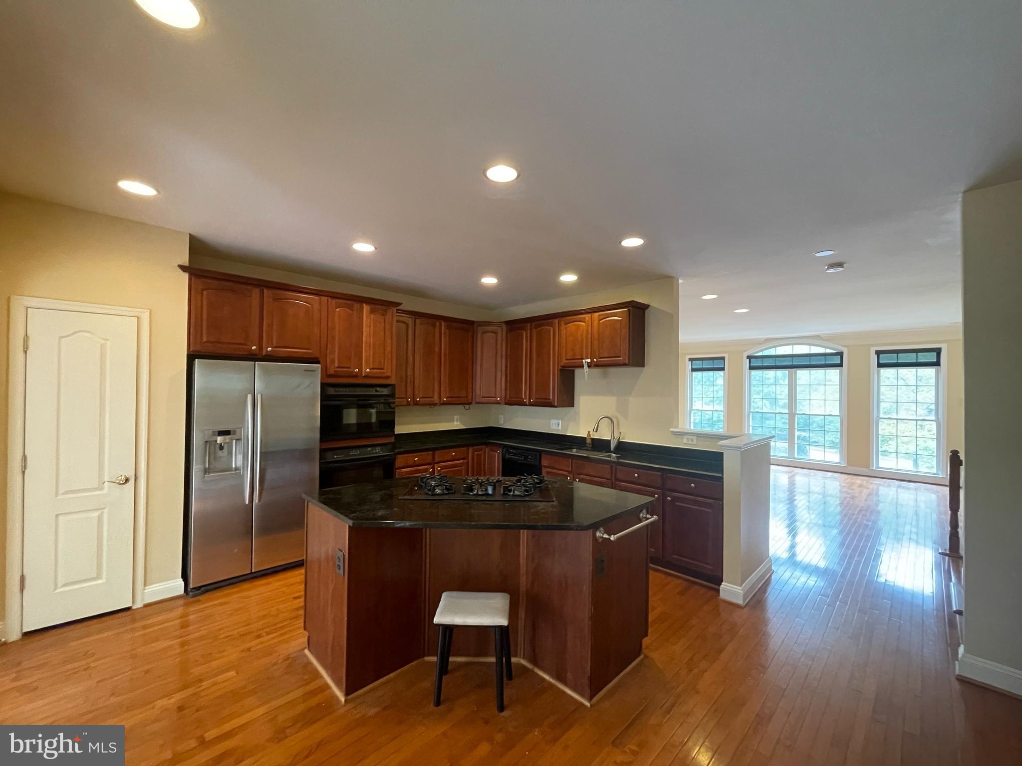 FAIRFAX CENTER LANDBAY - Residential Lease