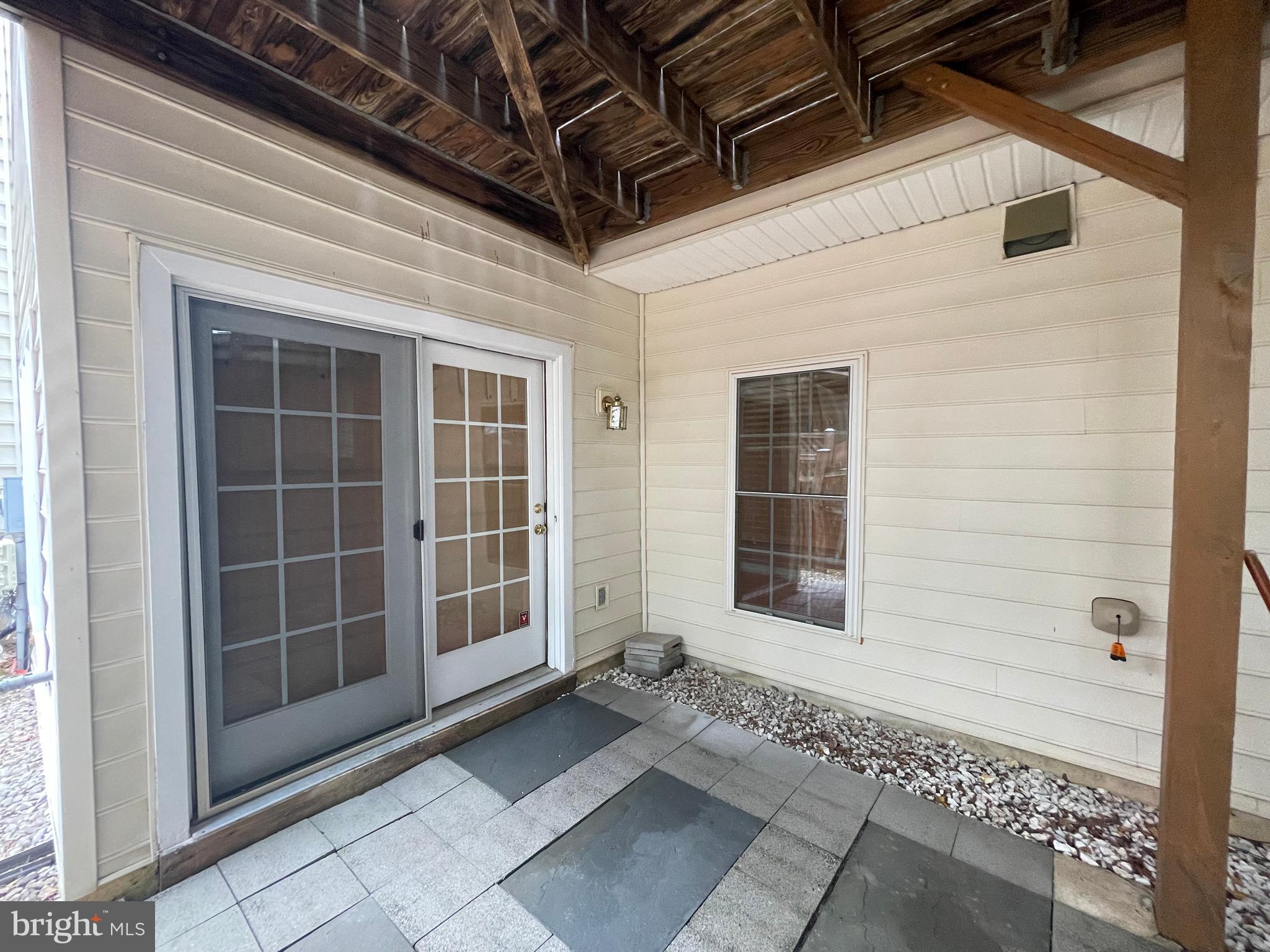 FAIRFAX CENTER LANDBAY - Residential Lease