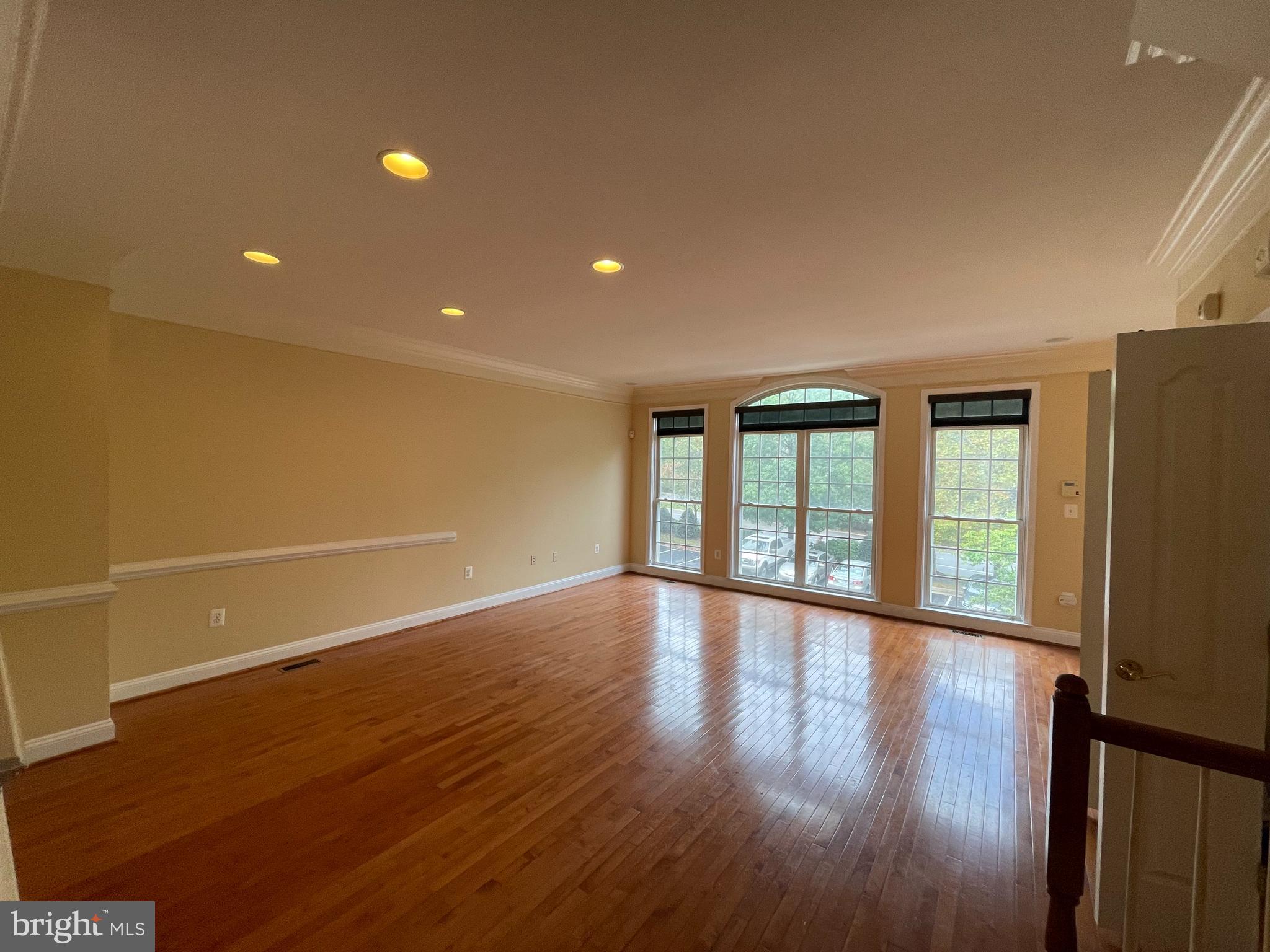 FAIRFAX CENTER LANDBAY - Residential Lease