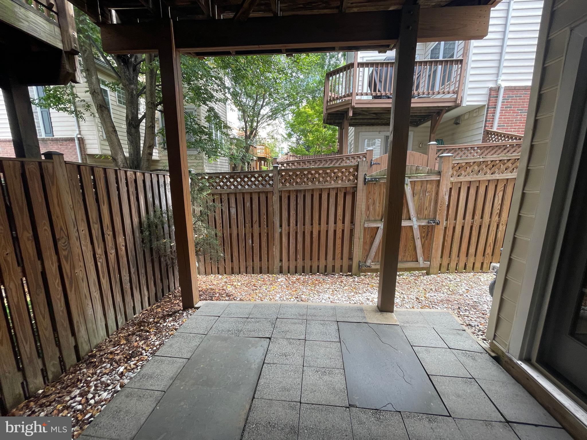 FAIRFAX CENTER LANDBAY - Residential Lease