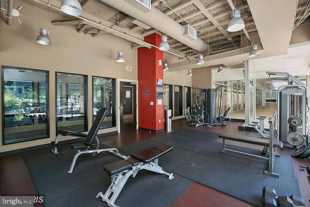 350 G STREET SW N411