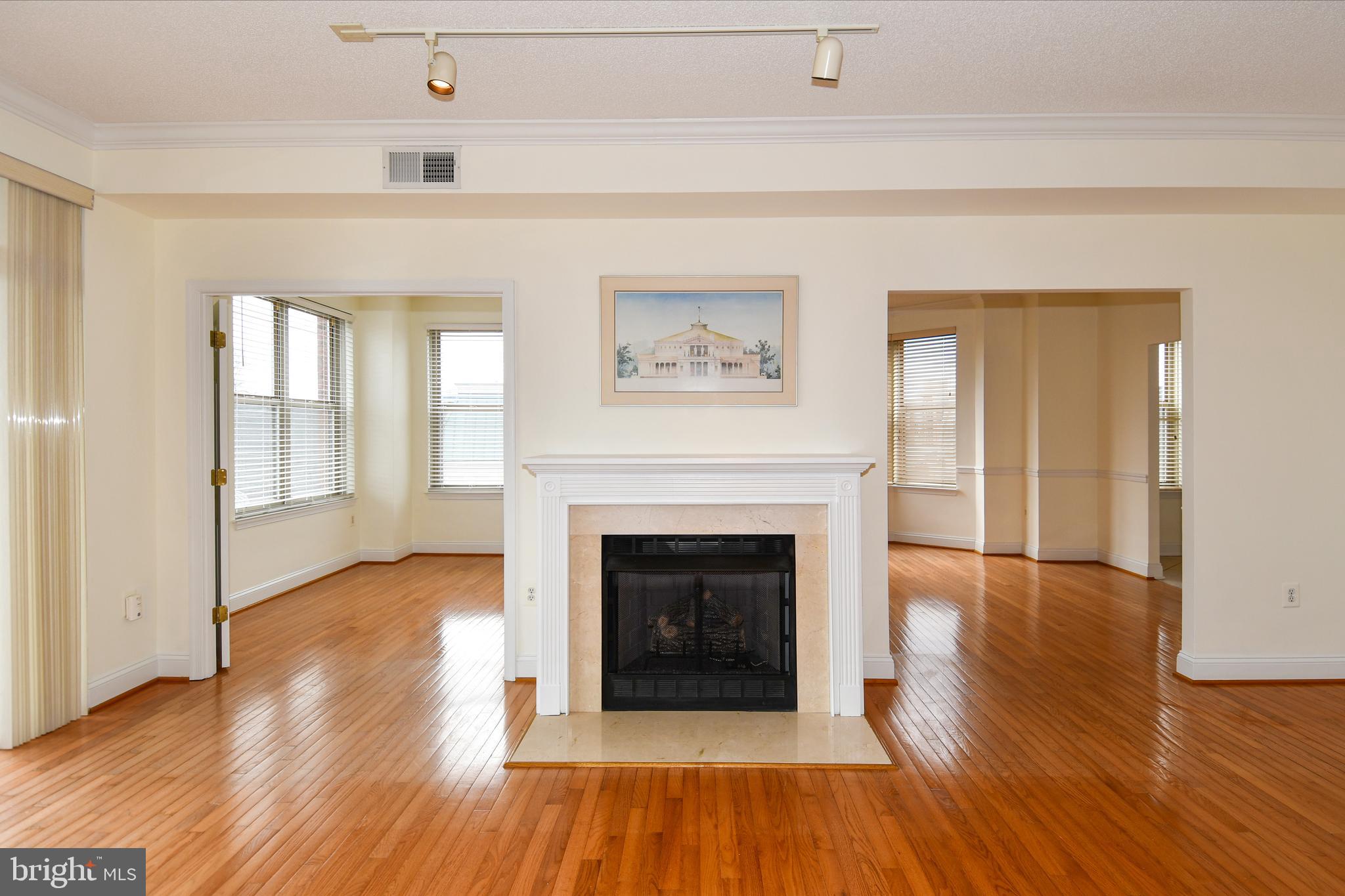 STRATFORD HOUSE - Residential