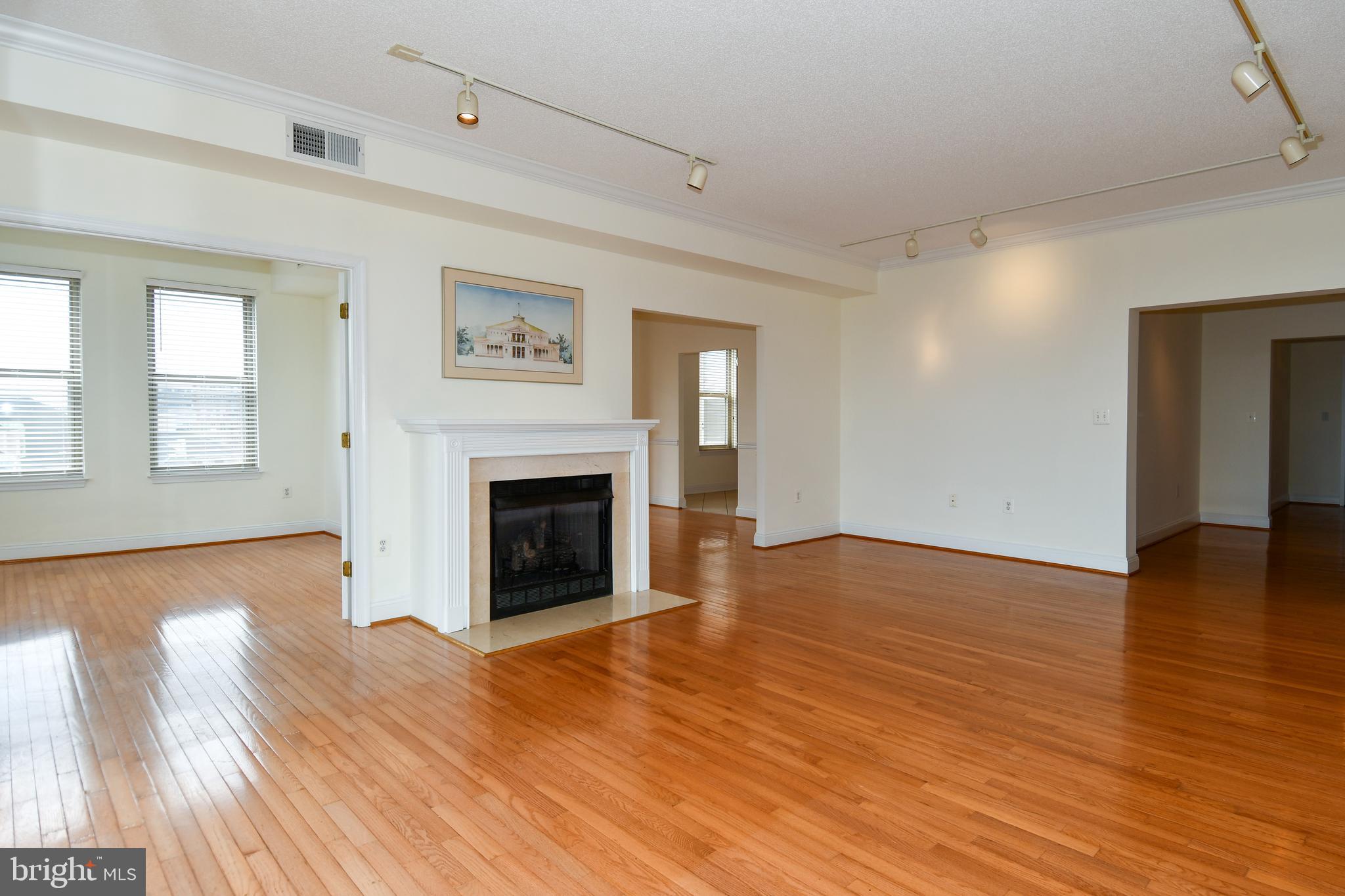 STRATFORD HOUSE - Residential