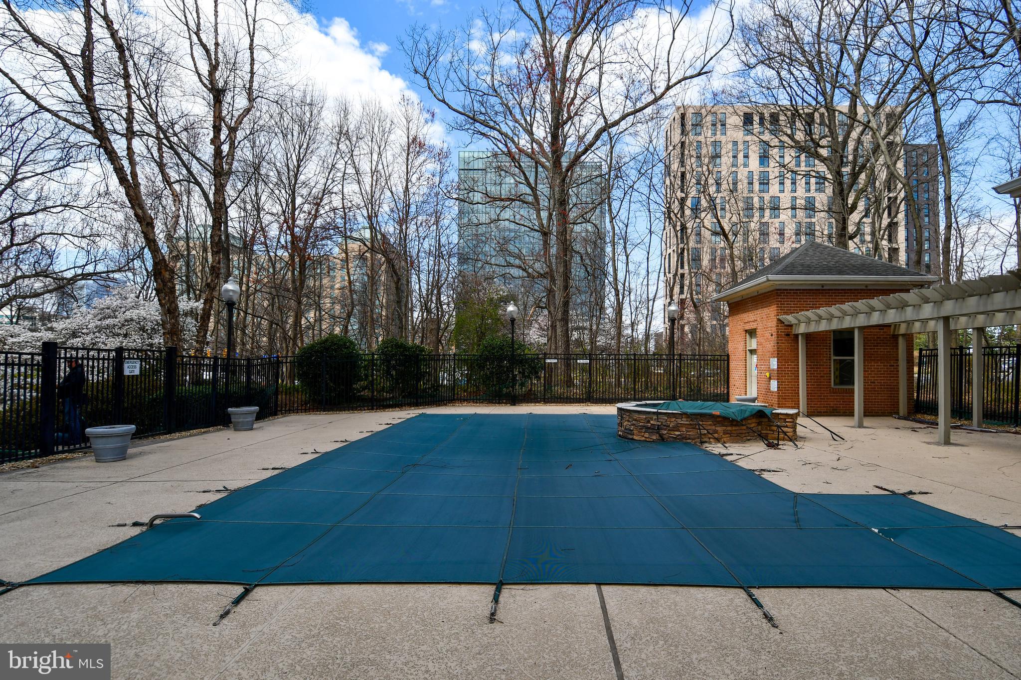 STRATFORD HOUSE - Residential