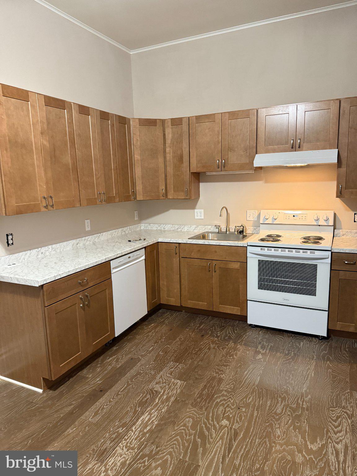 232 W MAIN STREET 5
