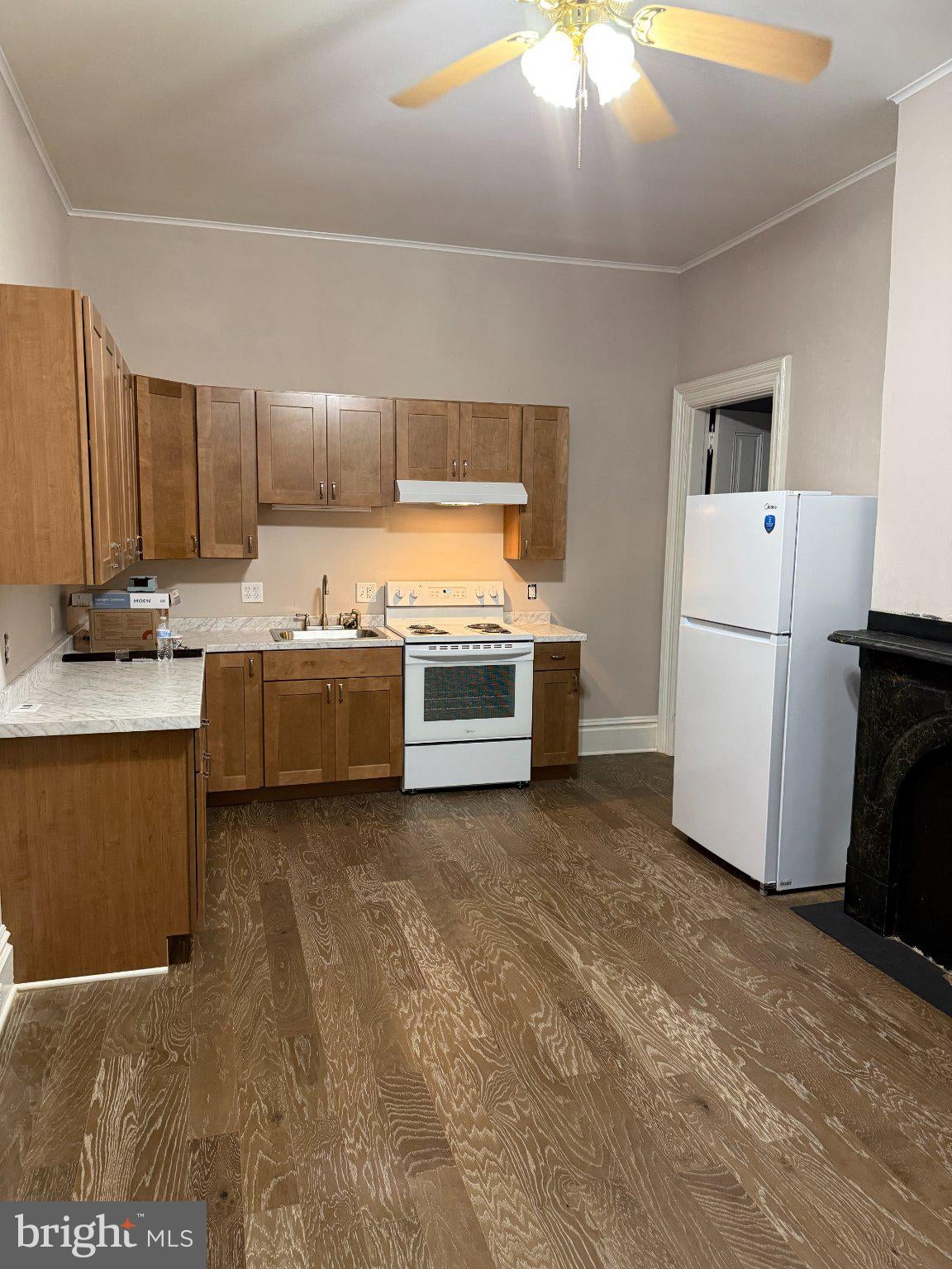 232 W MAIN STREET 5