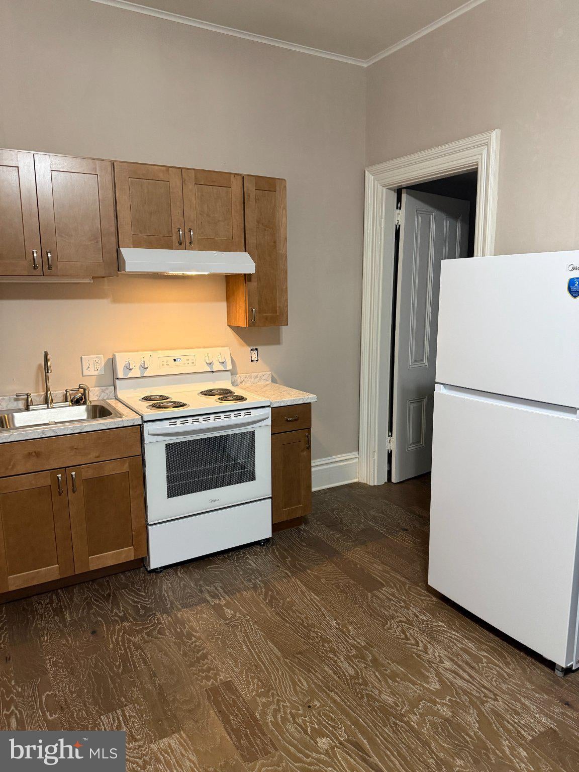 232 W MAIN STREET 5