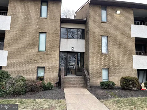 525 Florida Avenue Unit T3, Herndon, VA MLS: VAFX2224976