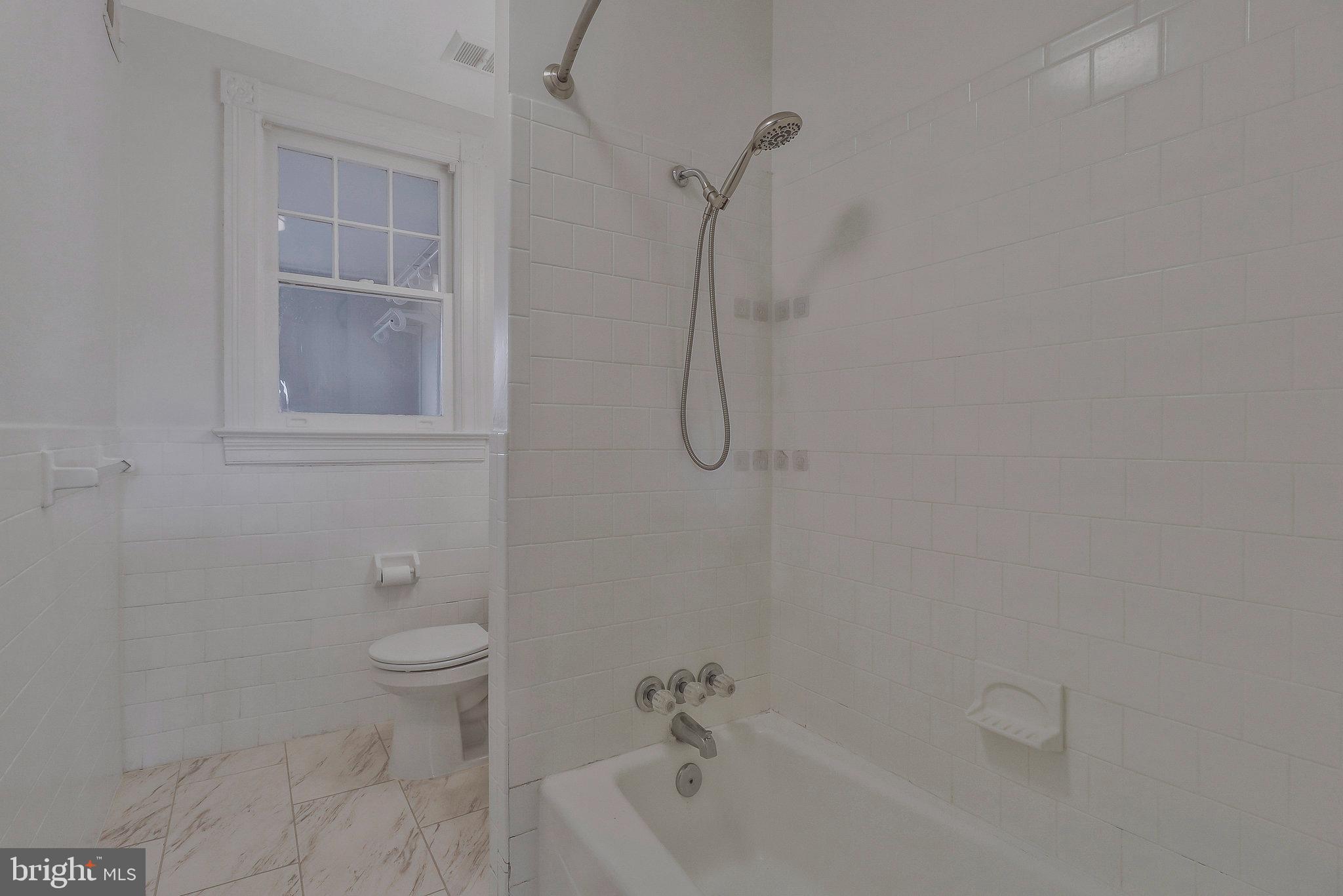 PETWORTH - Residential Lease