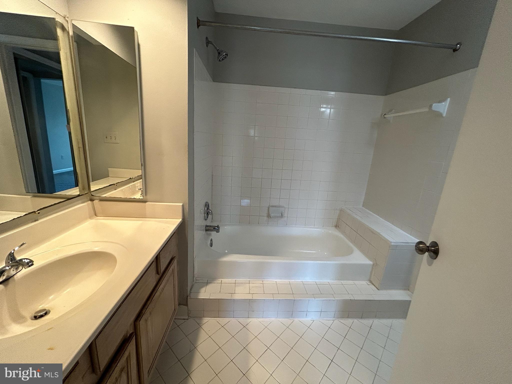 BRIDGEPORT - Residential Lease